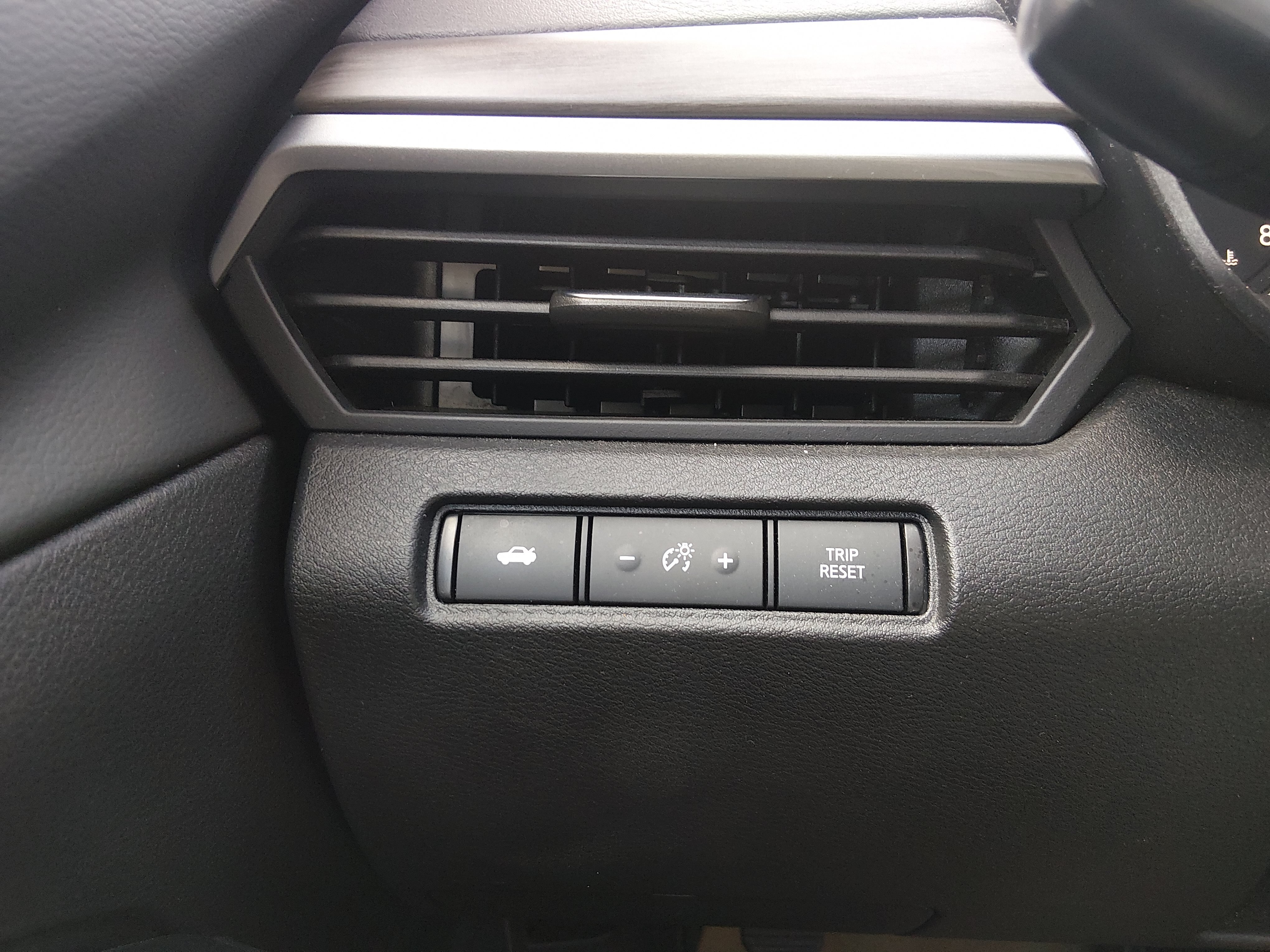 2025 Nissan Altima SV - Photo 12