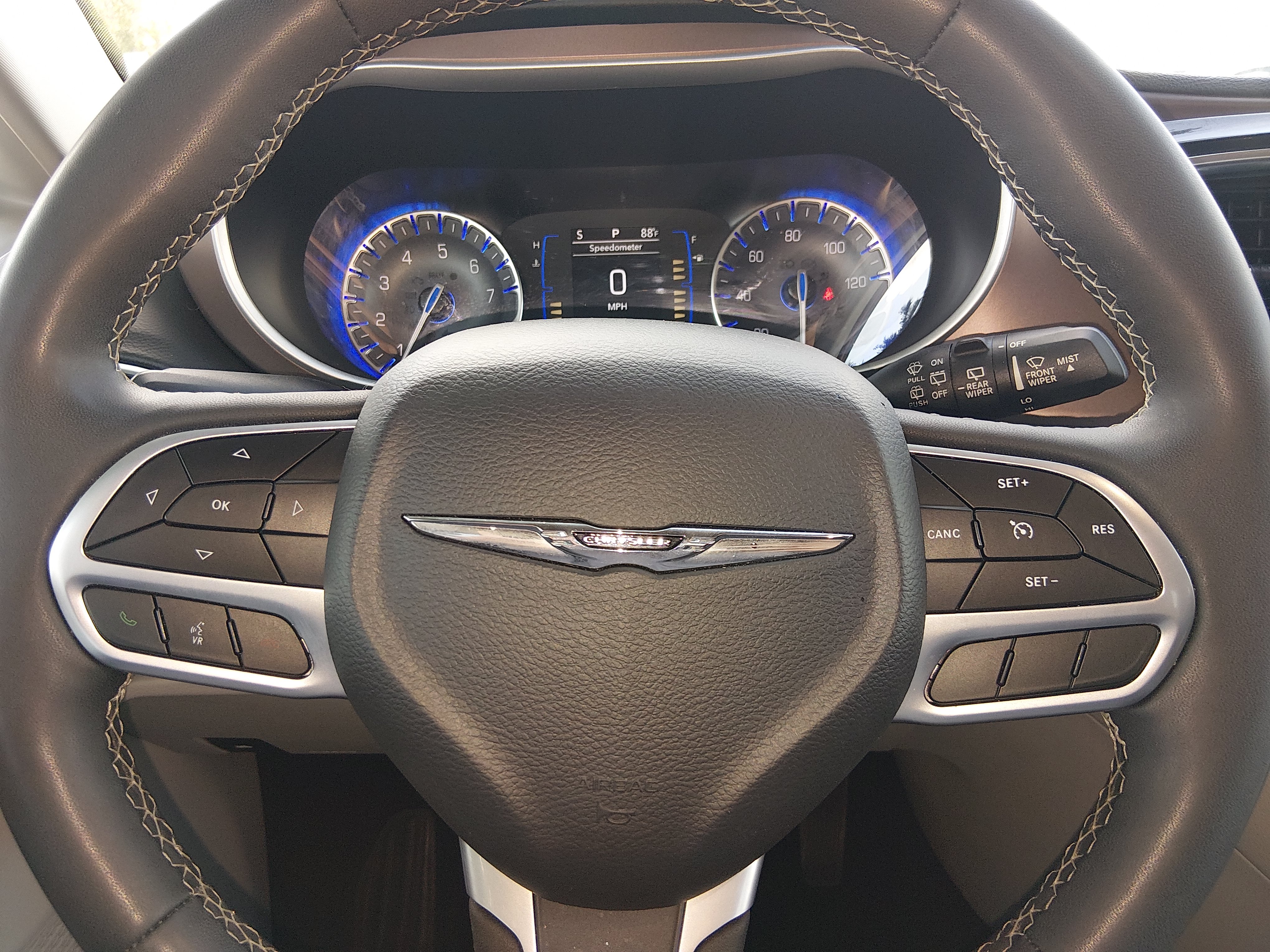 2023 Chrysler Voyager LX - Photo 12