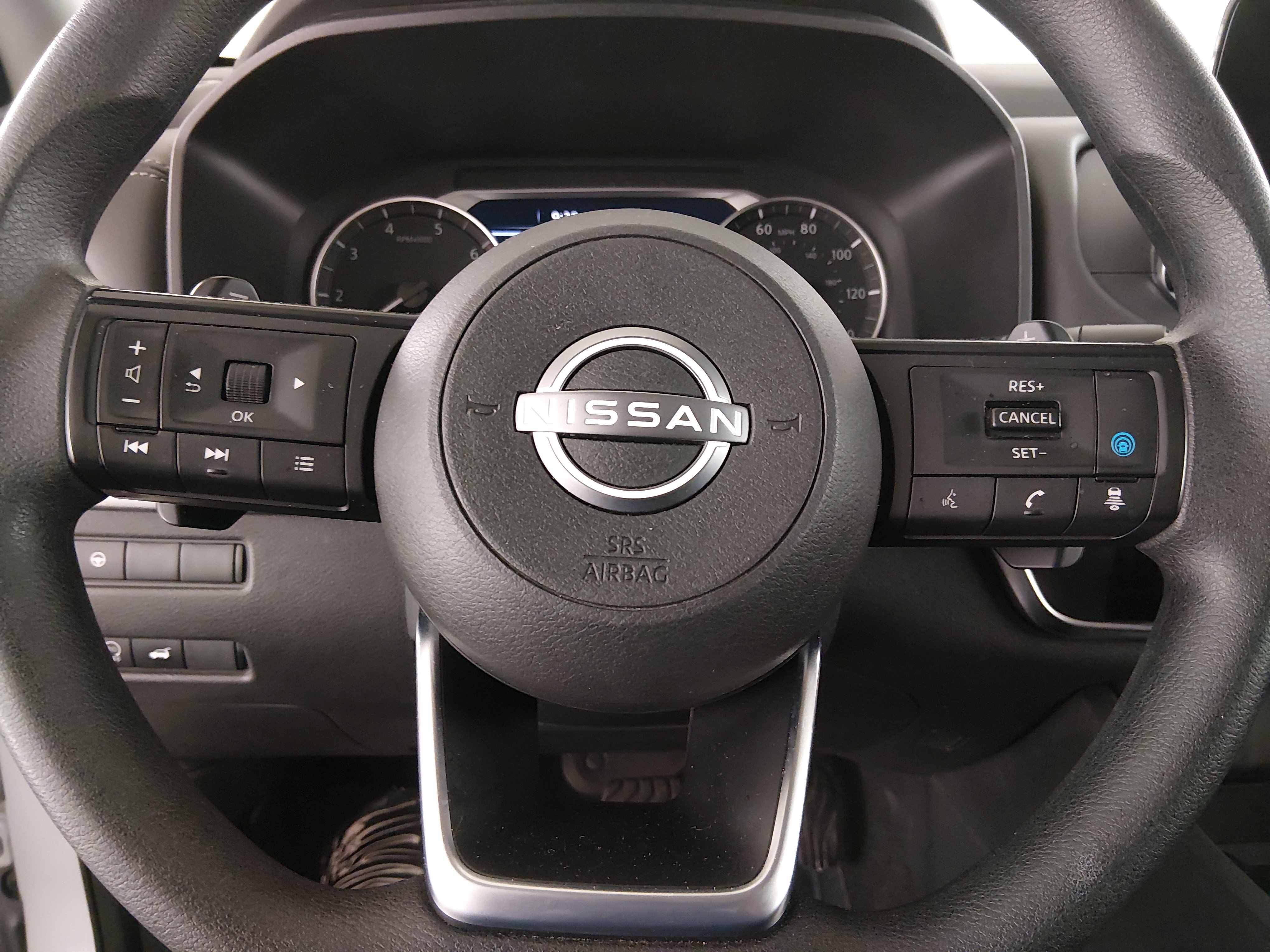 2024 Nissan Rogue SV - Photo 12