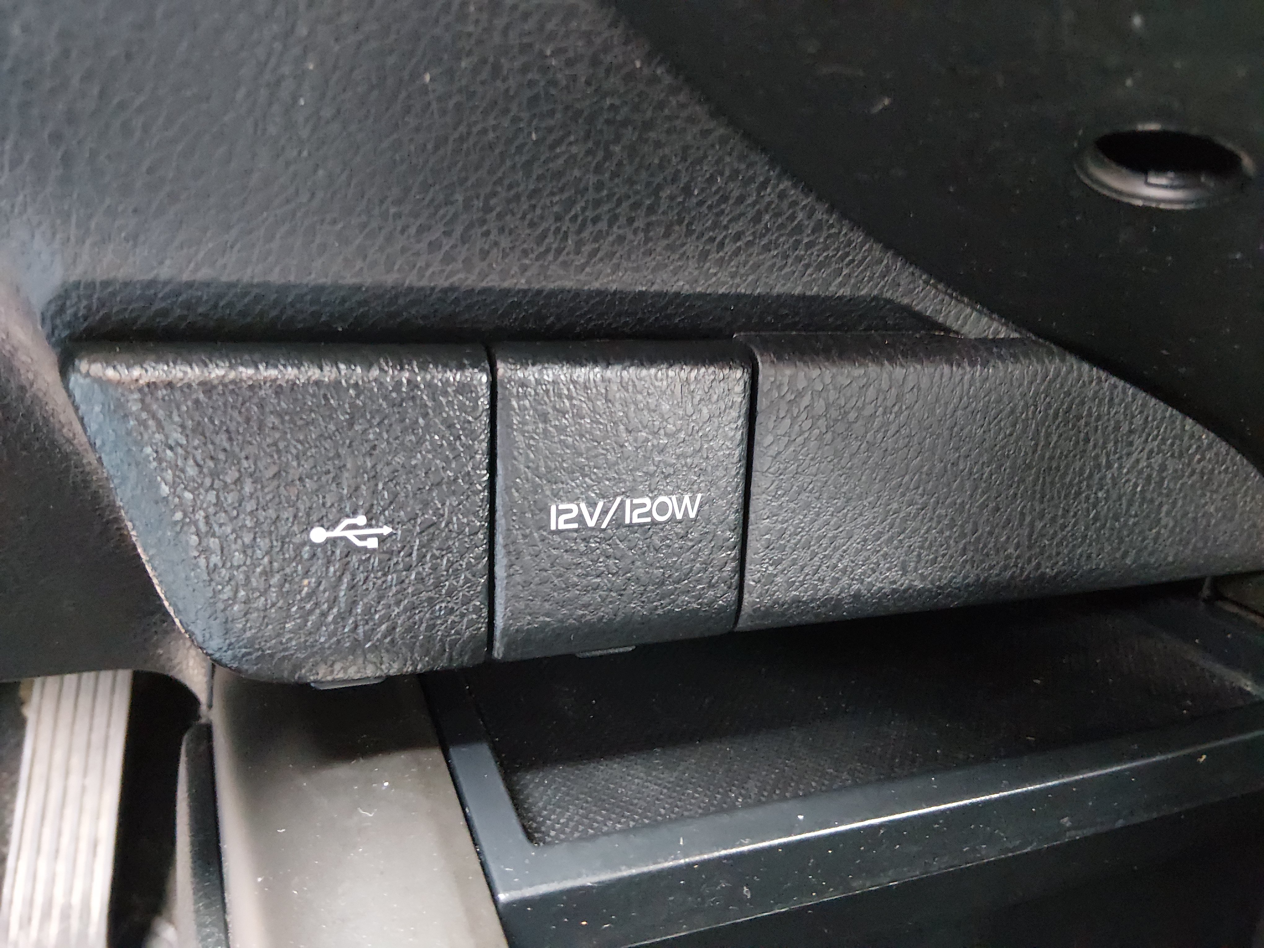2024 Toyota Camry SE - Photo 18