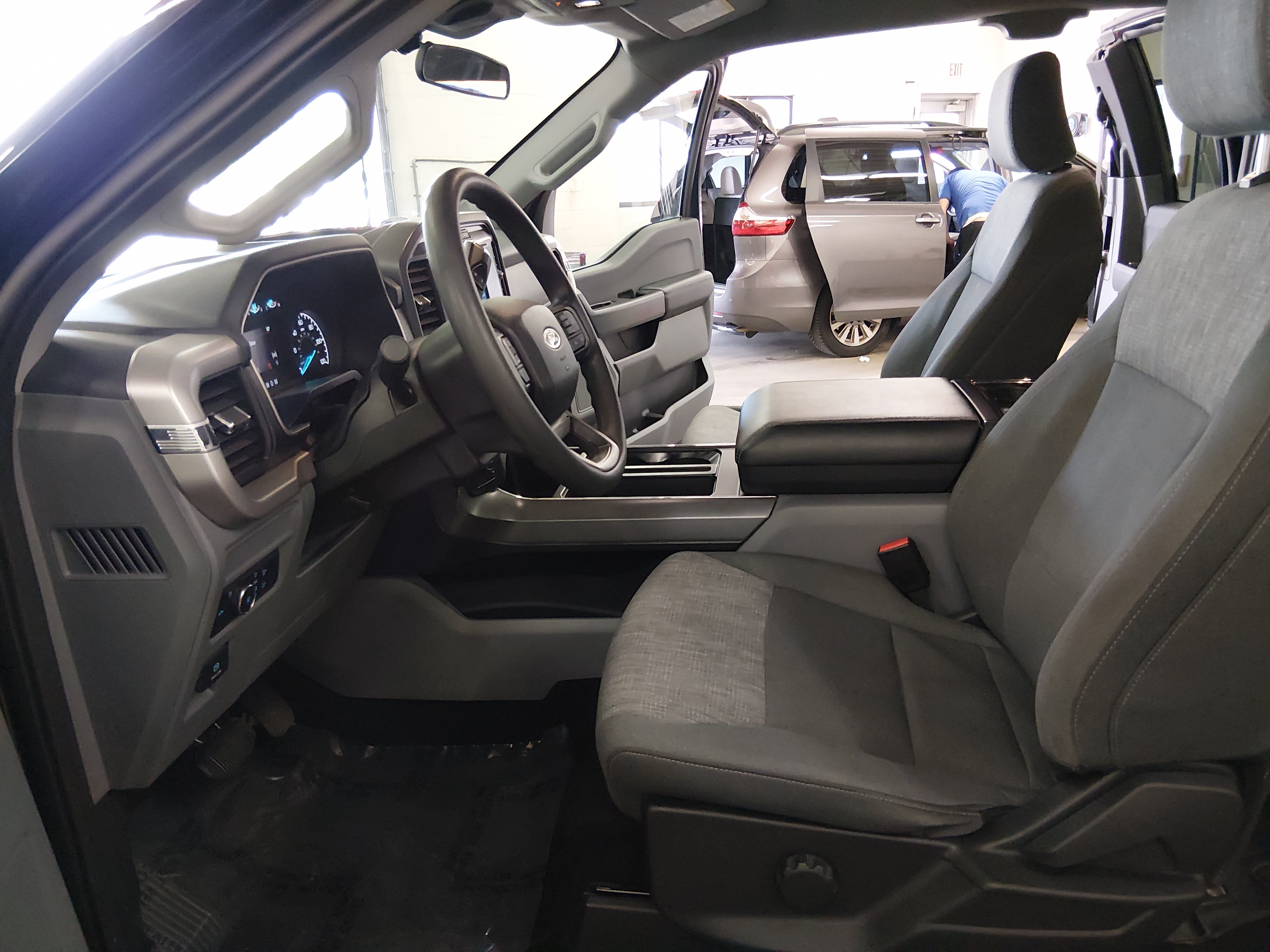 2022 Ford F-150 XL - Photo 18