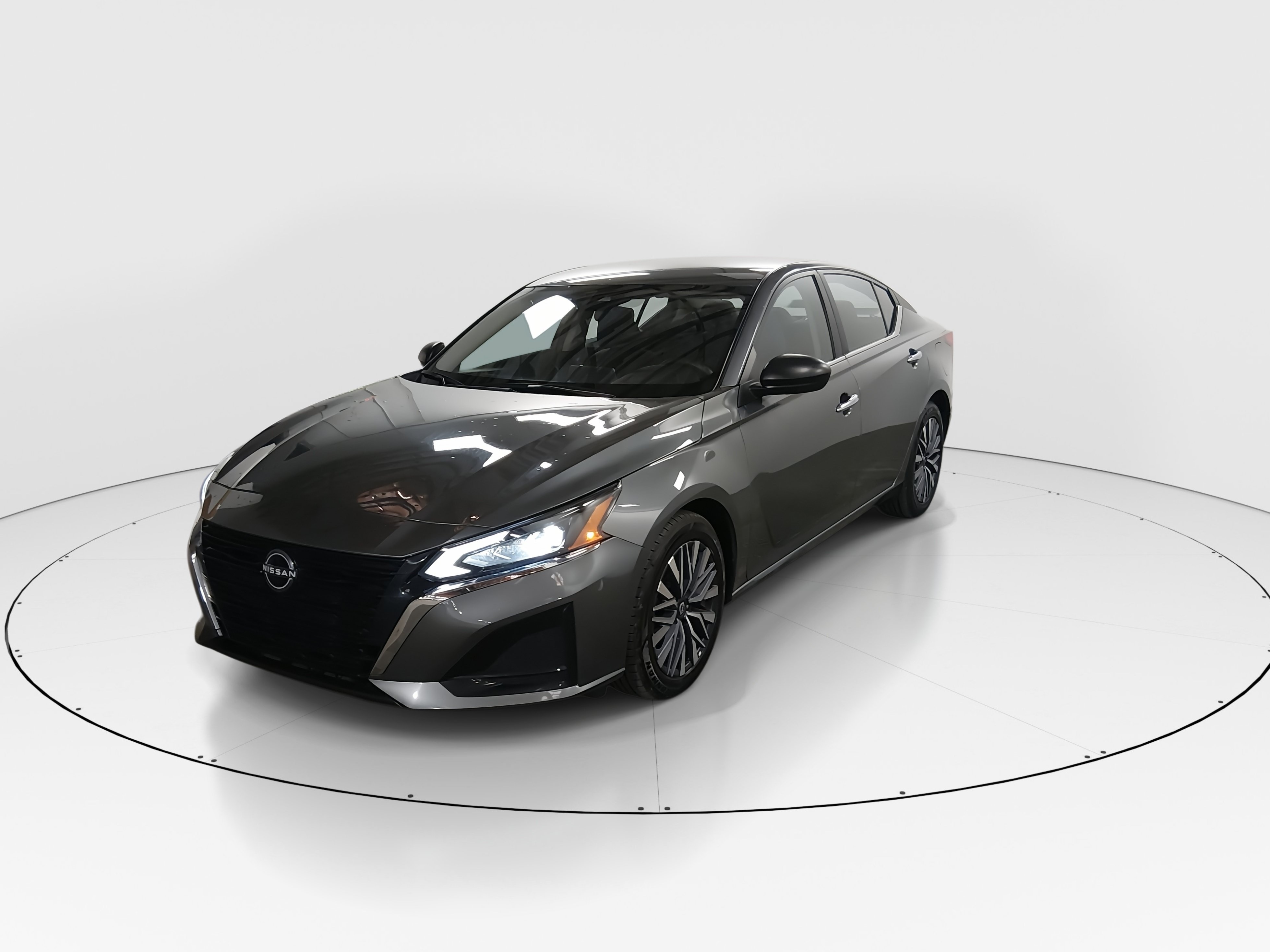 2025 Nissan Altima SV - Photo 3