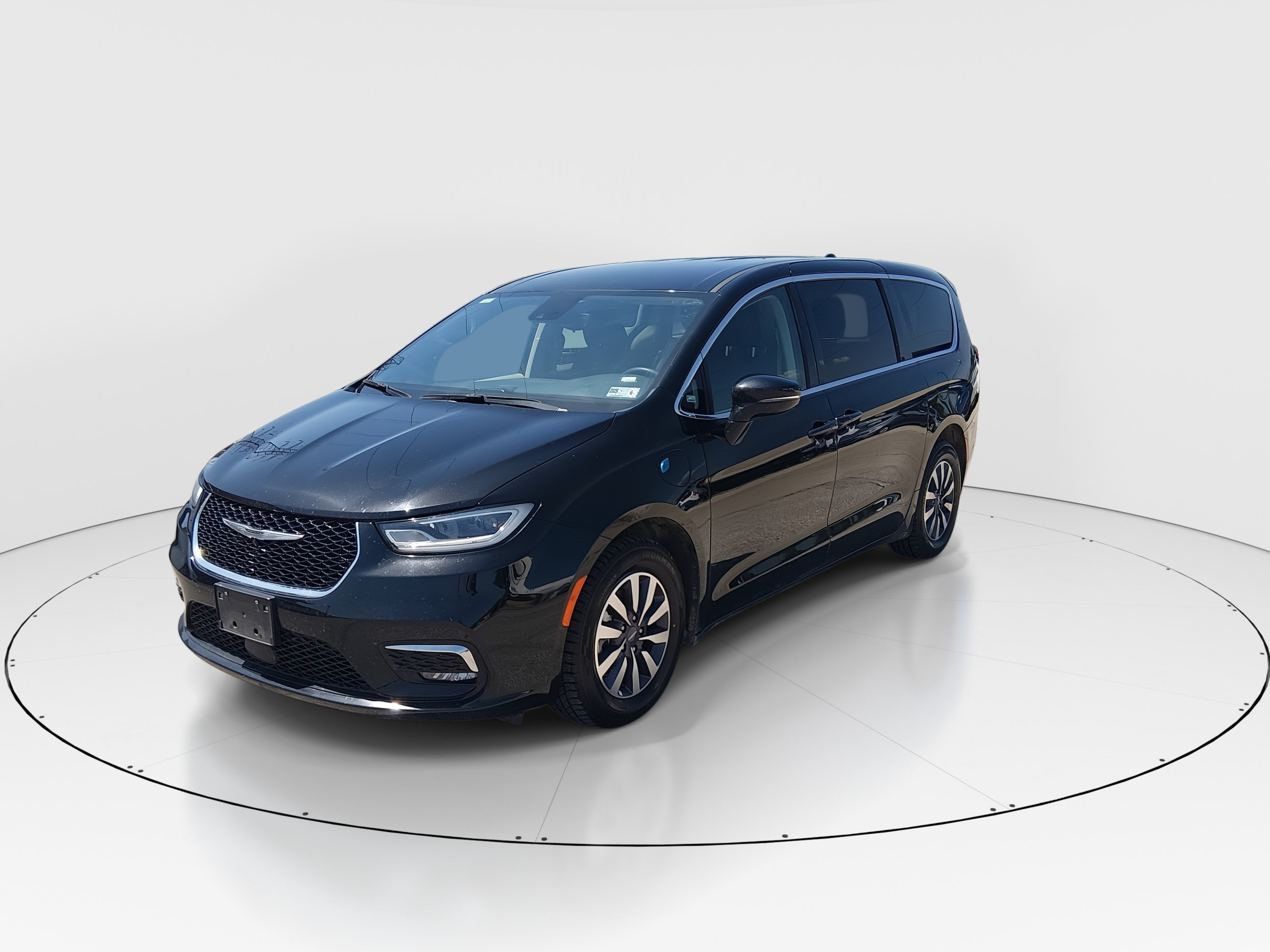 2024 Chrysler Pacifica PHEV Select - Photo 3
