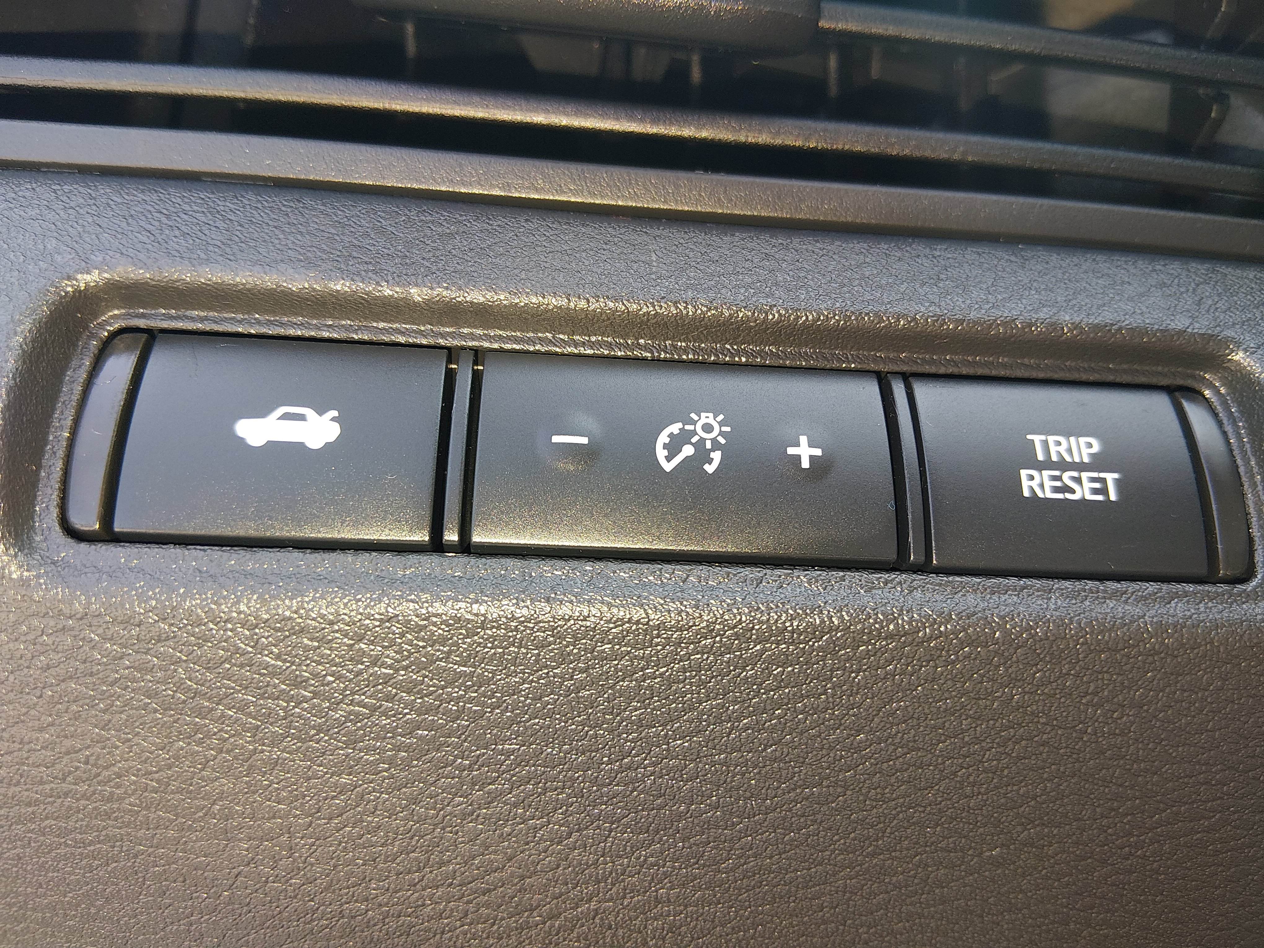 2025 Nissan Altima SV - Photo 13