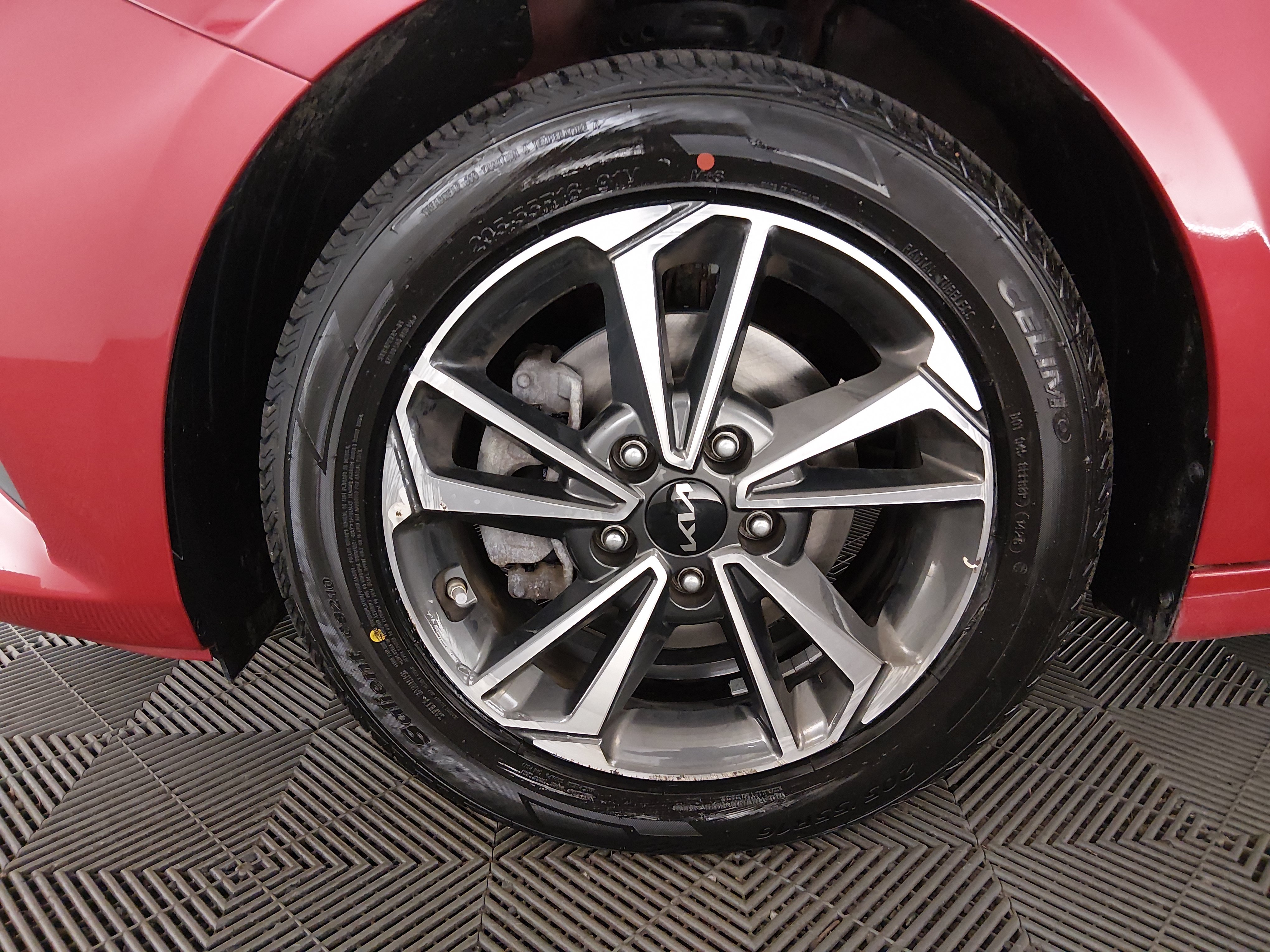 2024 Kia Forte LXS - Photo 10