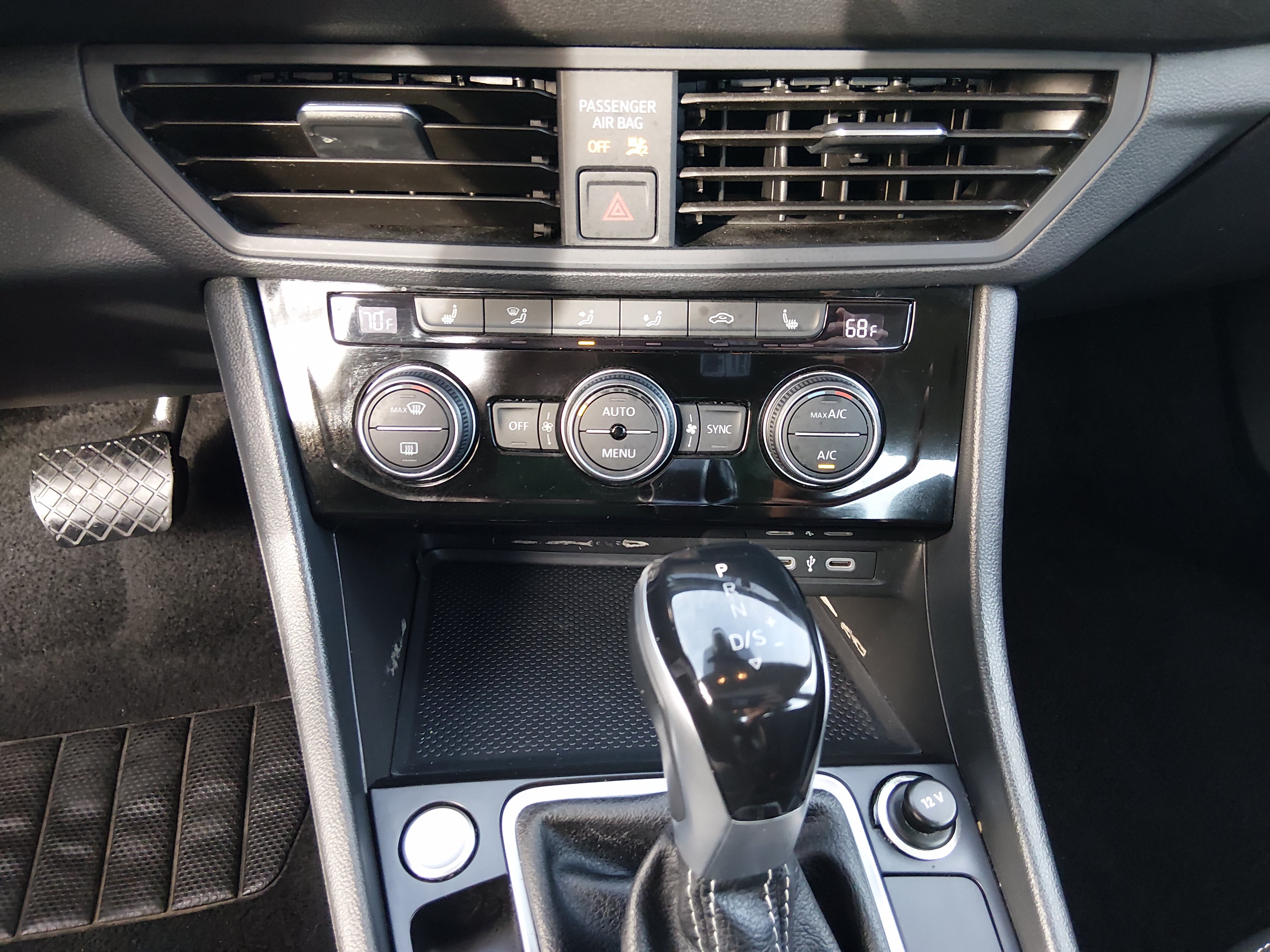 2024 Volkswagen Jetta SE - Photo 13