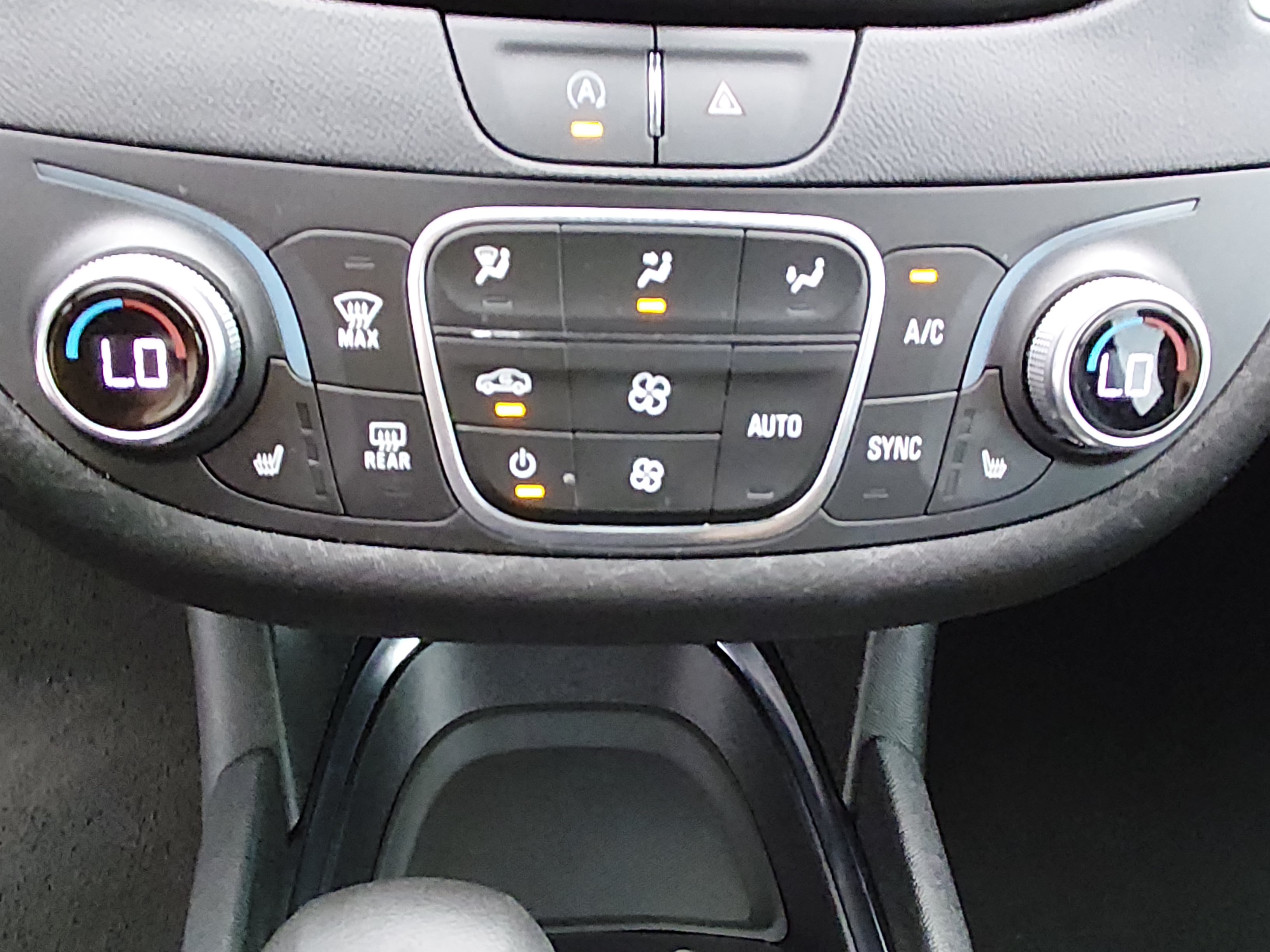 2024 Chevrolet Malibu 1LT - Photo 13
