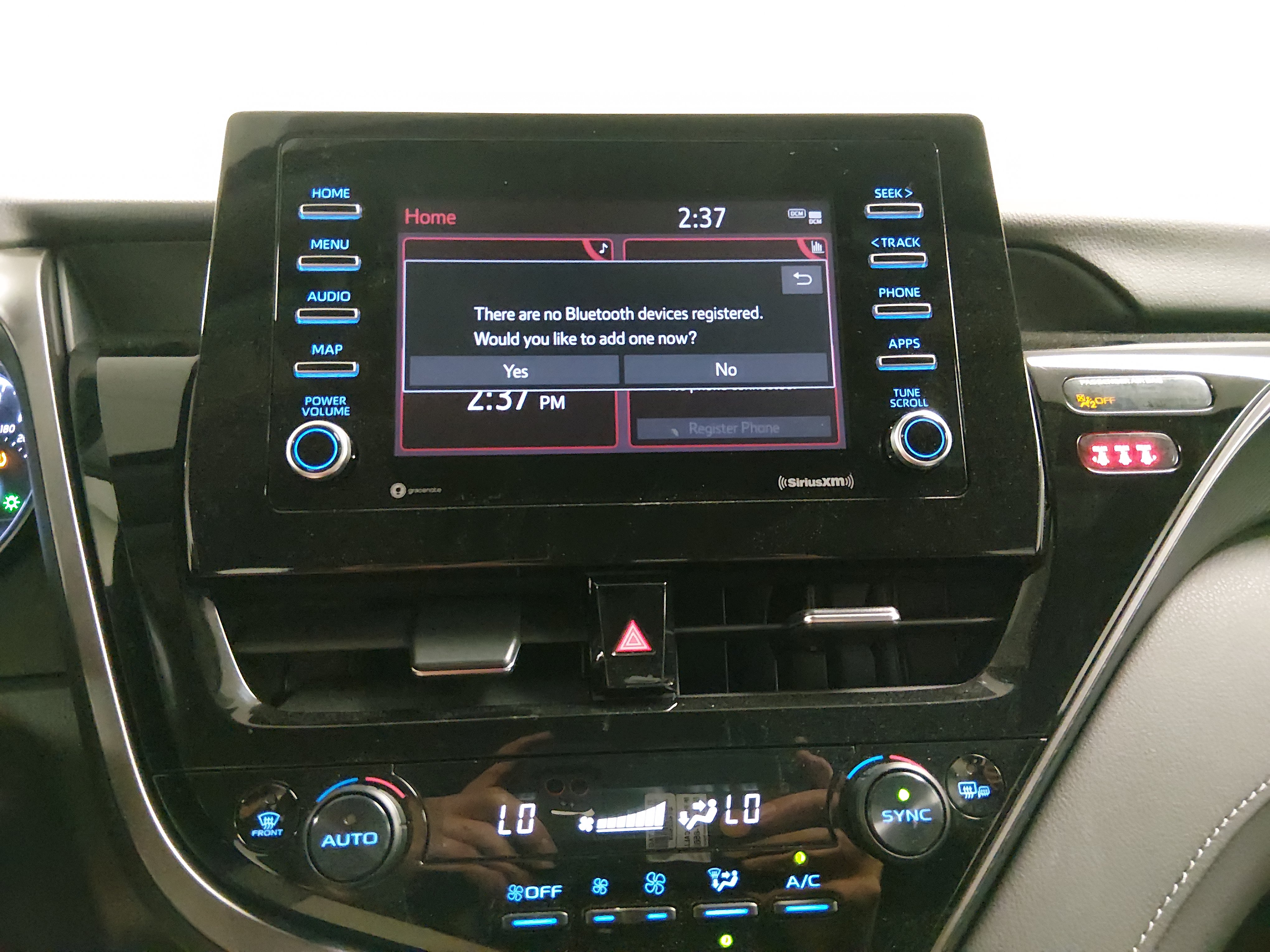 2024 Toyota Camry SE - Photo 13