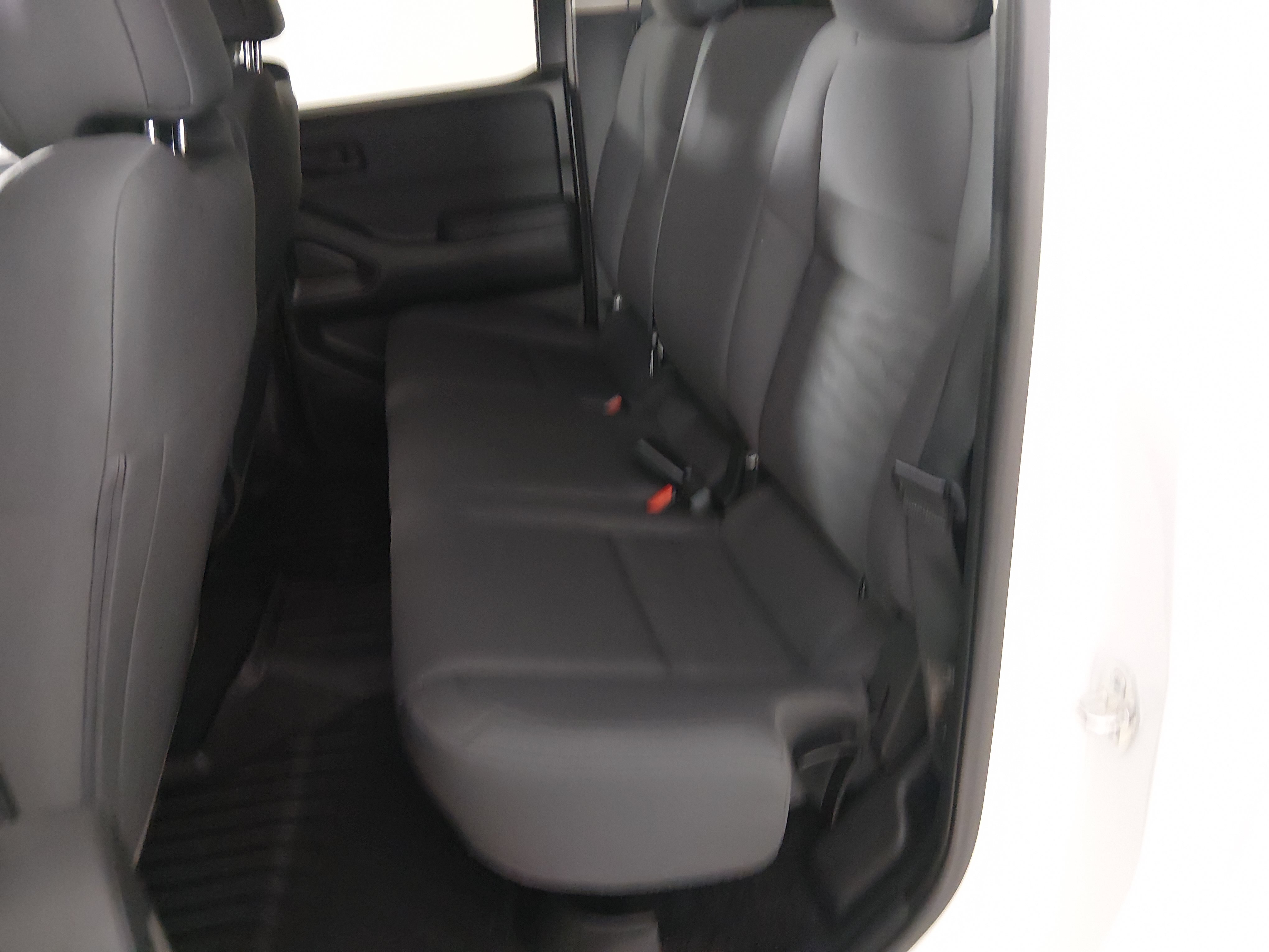 2024 Nissan Frontier S - Photo 19