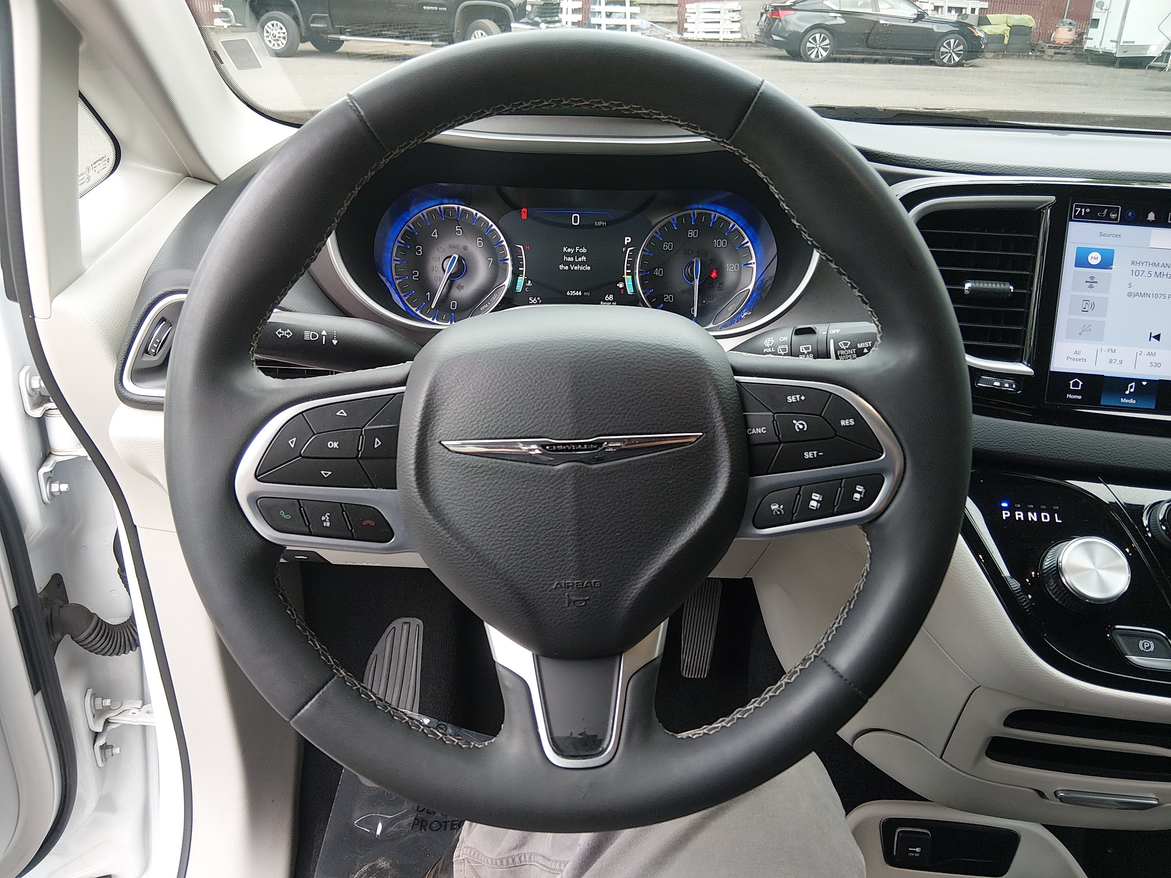 2023 Chrysler Pacifica Touring L - Photo 12