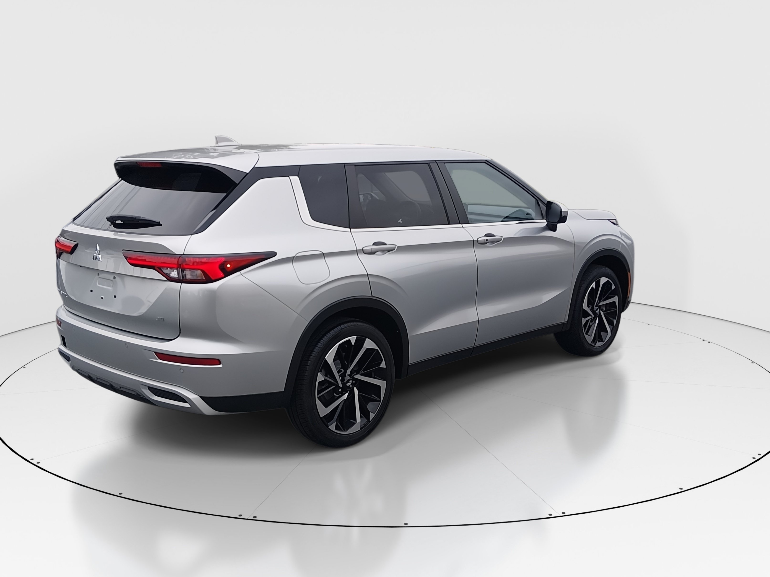 2024 Mitsubishi Outlander SE - Photo 7