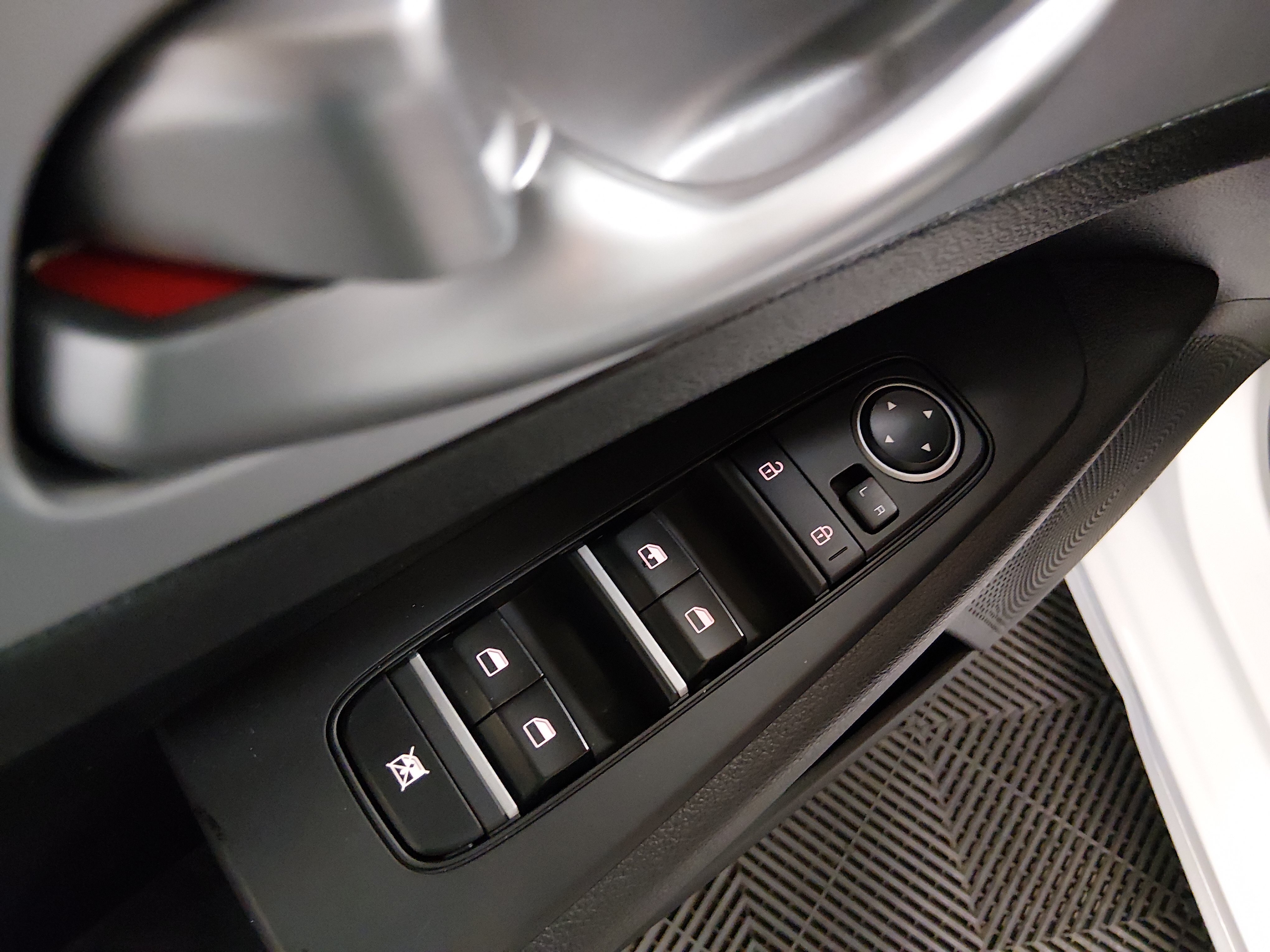 2024 Kia Forte LXS - Photo 21