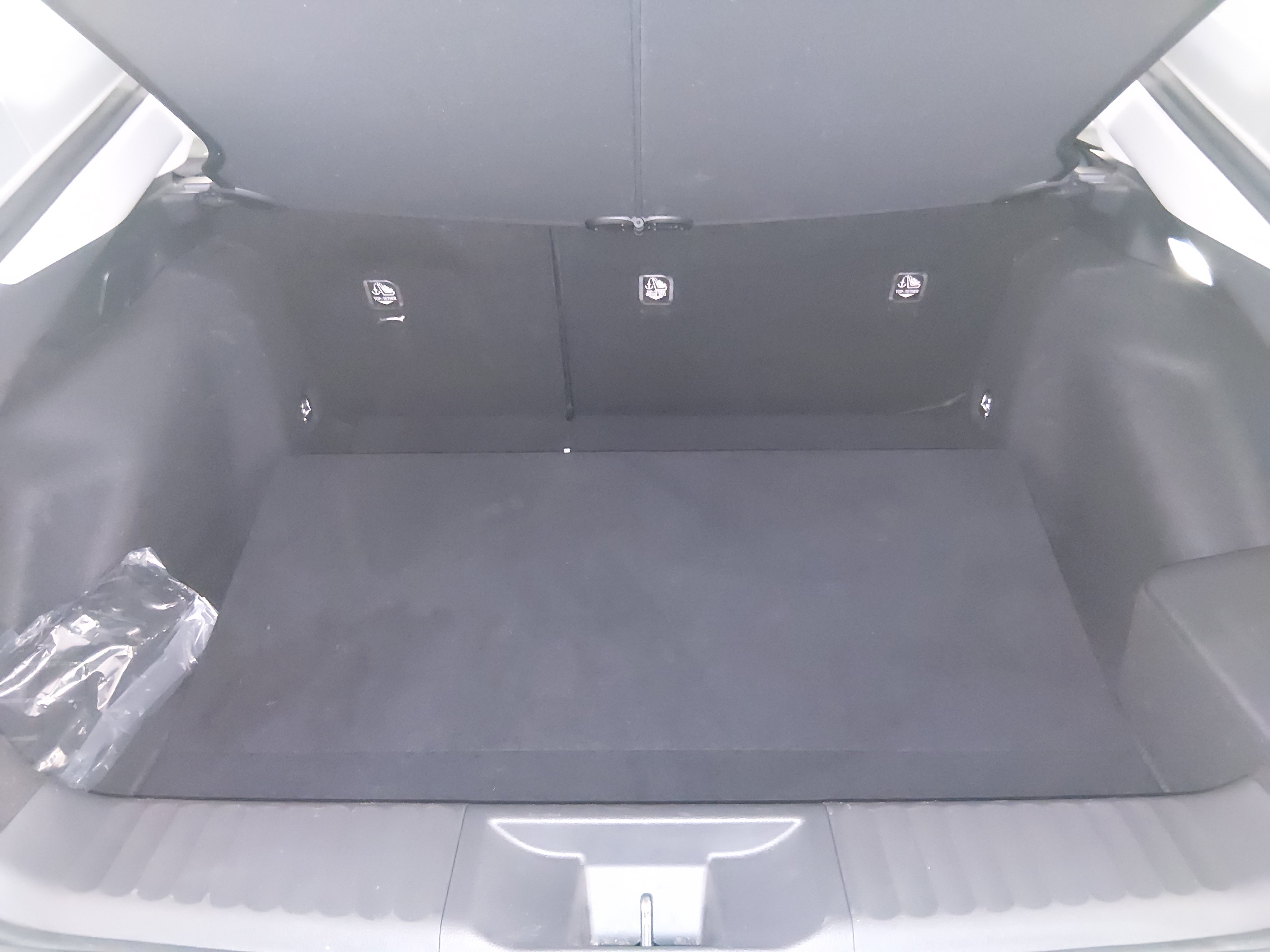 2025 Toyota Prius LE - Photo 11