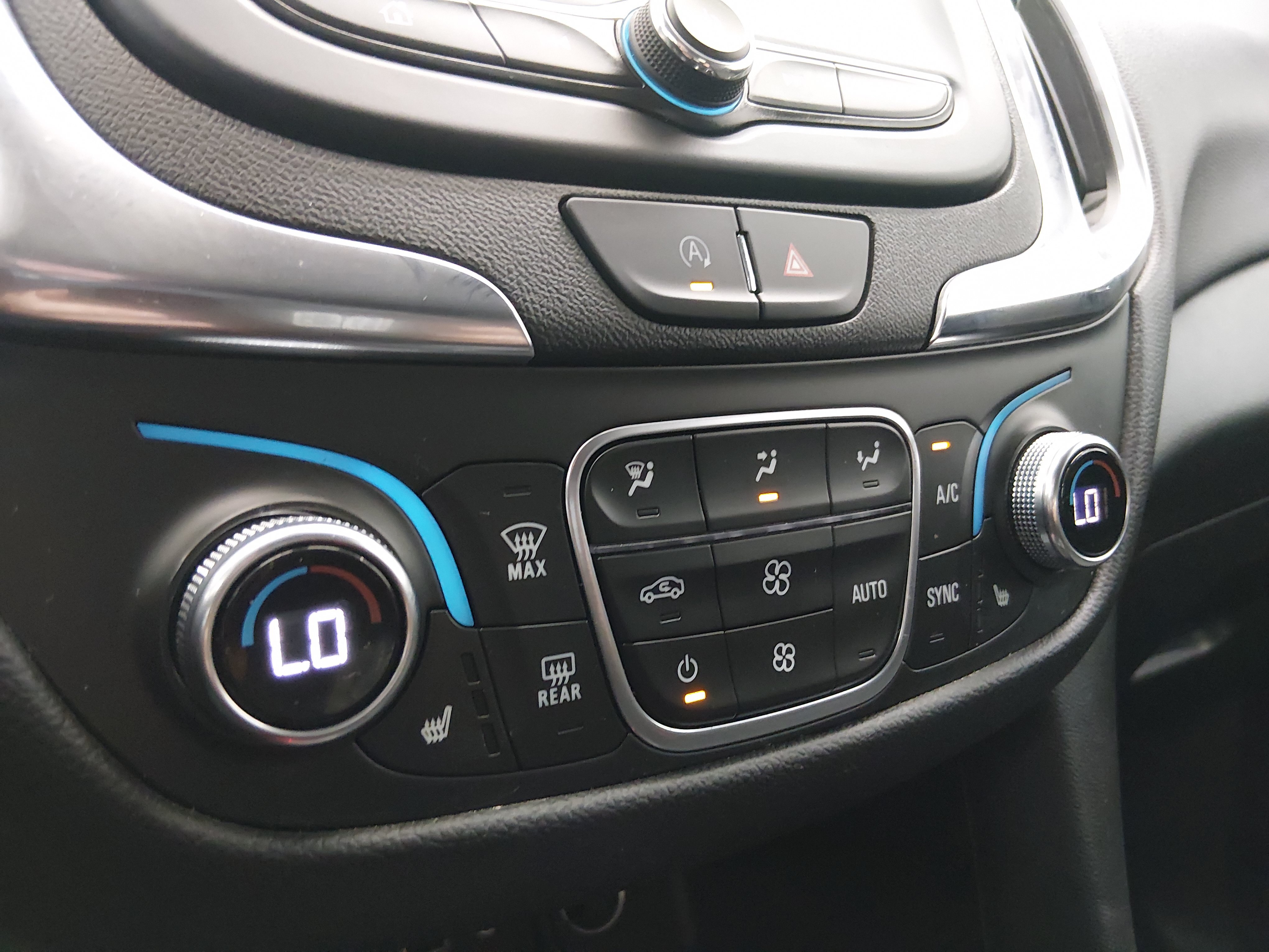 2024 Chevrolet Equinox LT - Photo 13