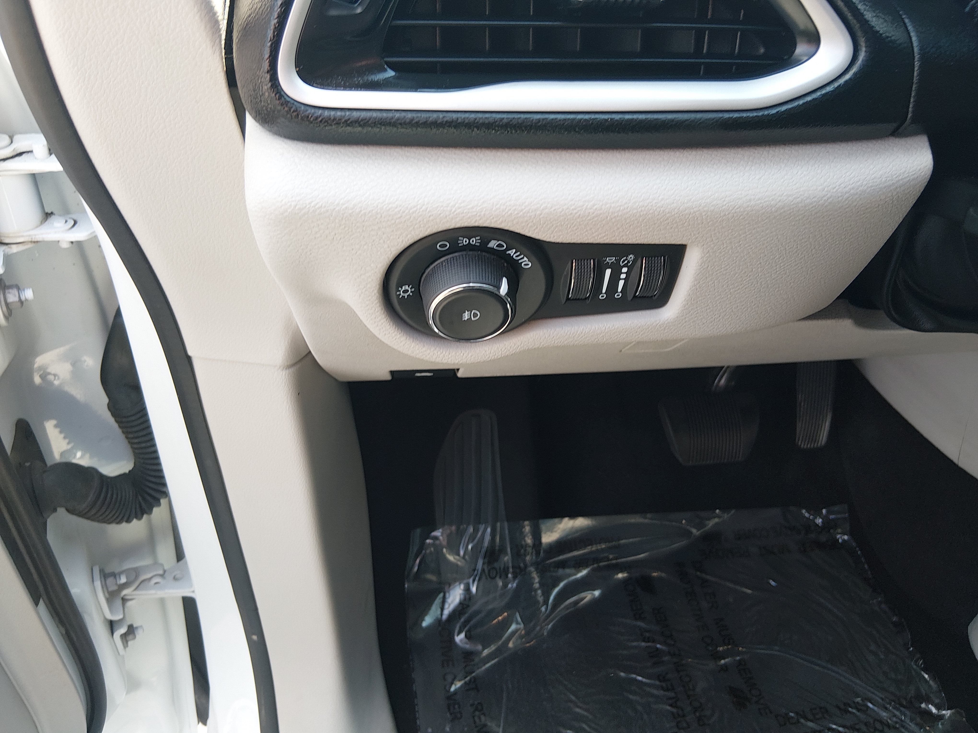 2023 Chrysler Pacifica Touring L - Photo 13
