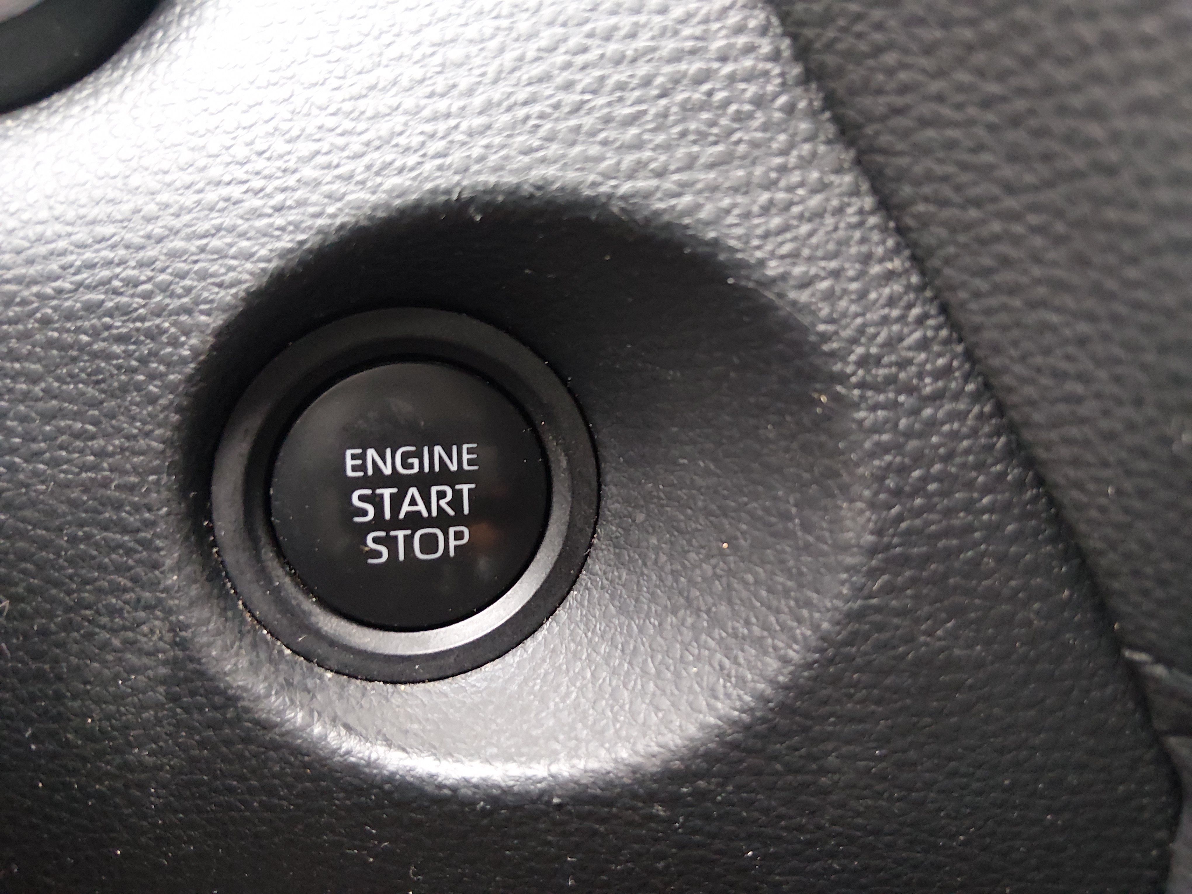 2024 Toyota Corolla Cross XLE - Photo 18