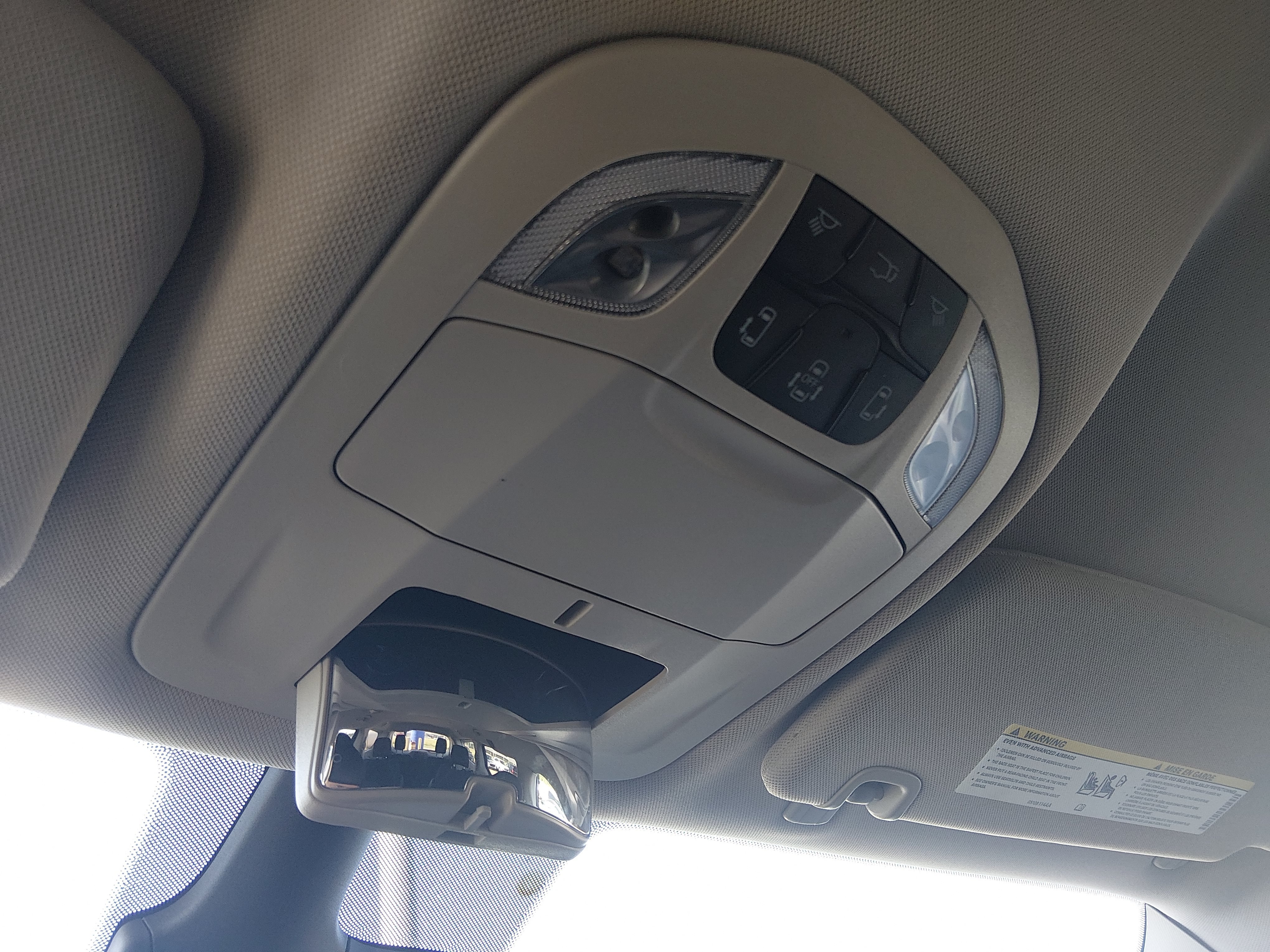 2023 Chrysler Voyager LX - Photo 20