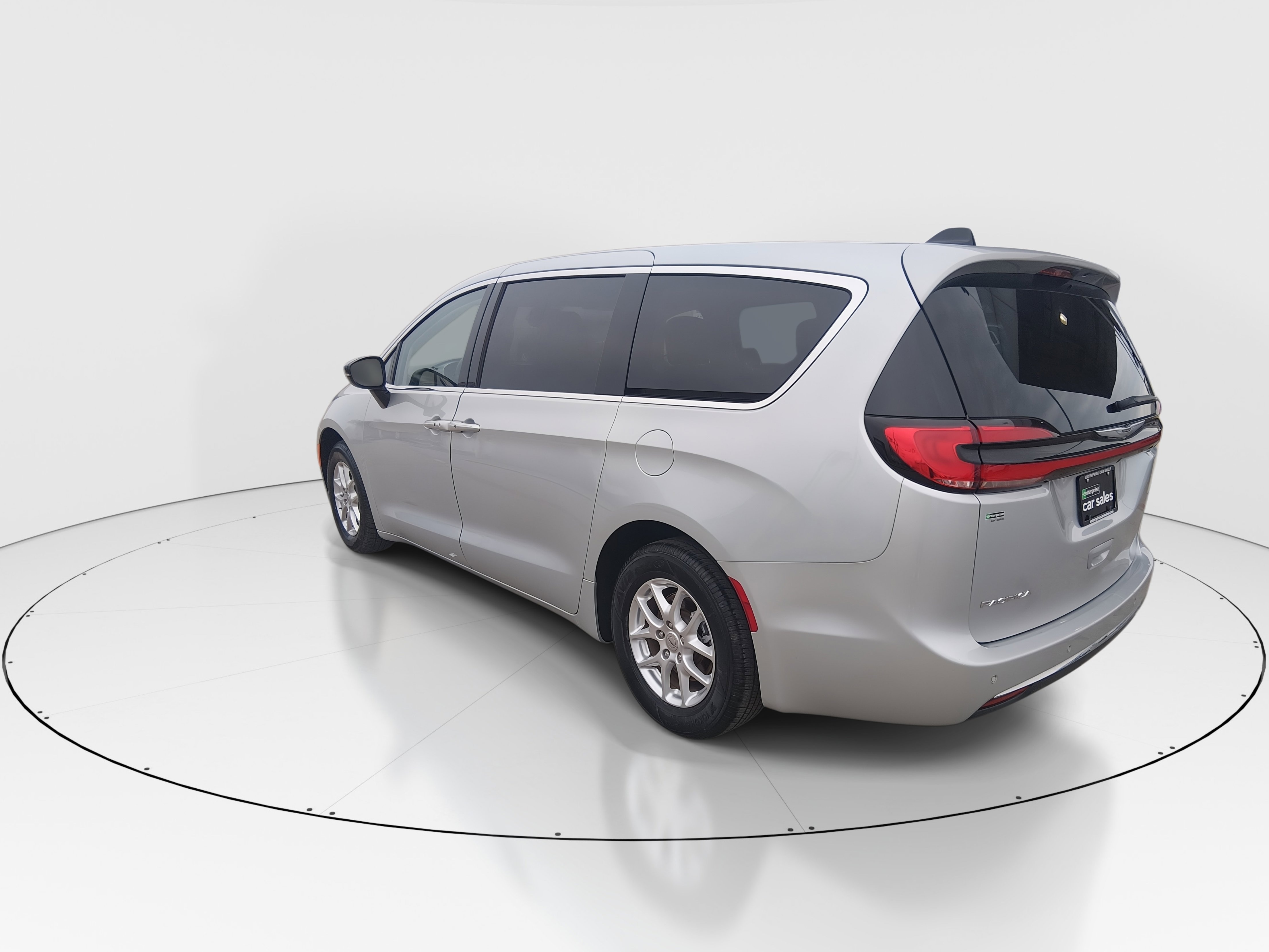 2024 Chrysler Pacifica Touring L - Photo 5