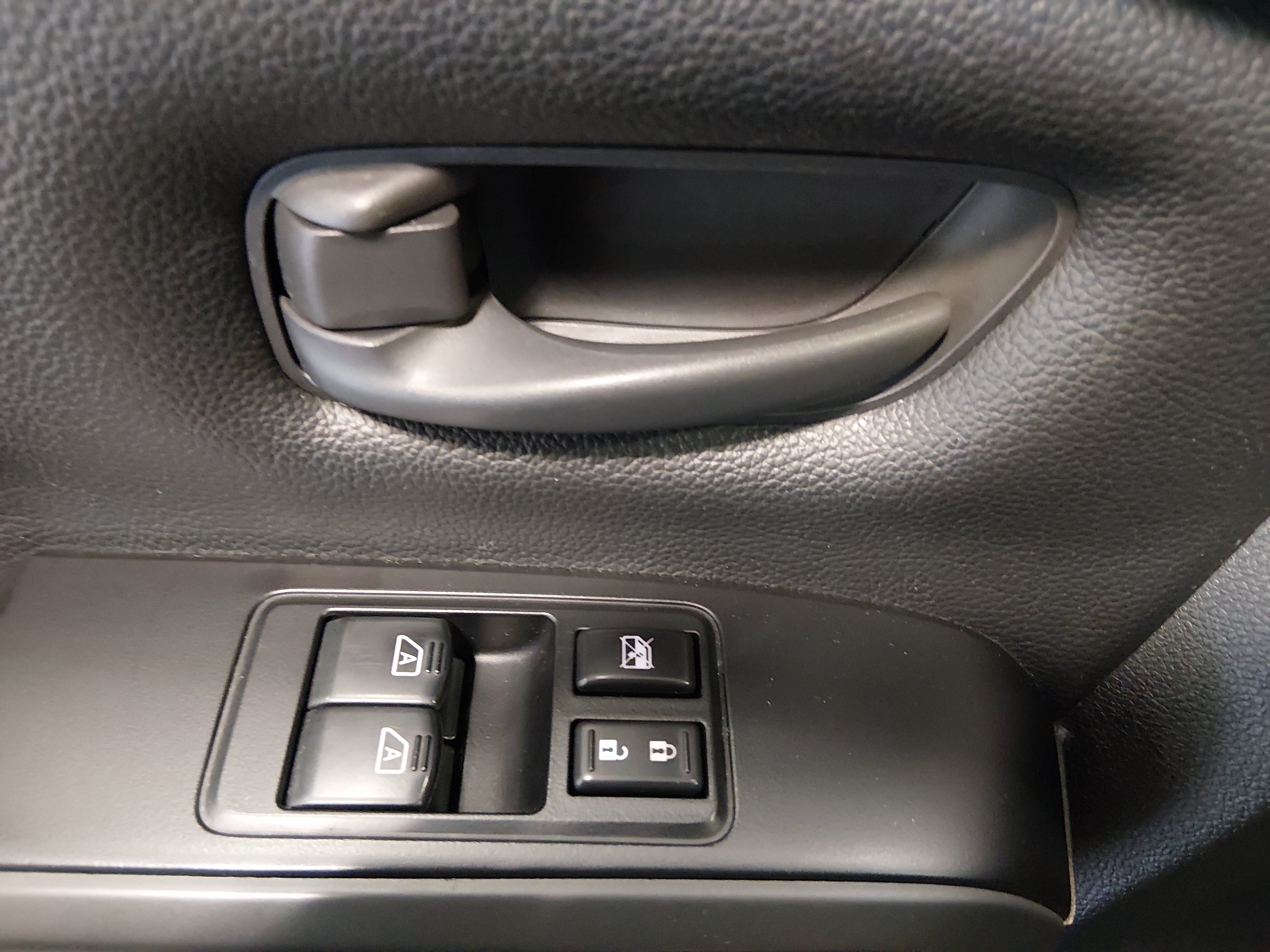 2022 Nissan Titan S - Photo 20
