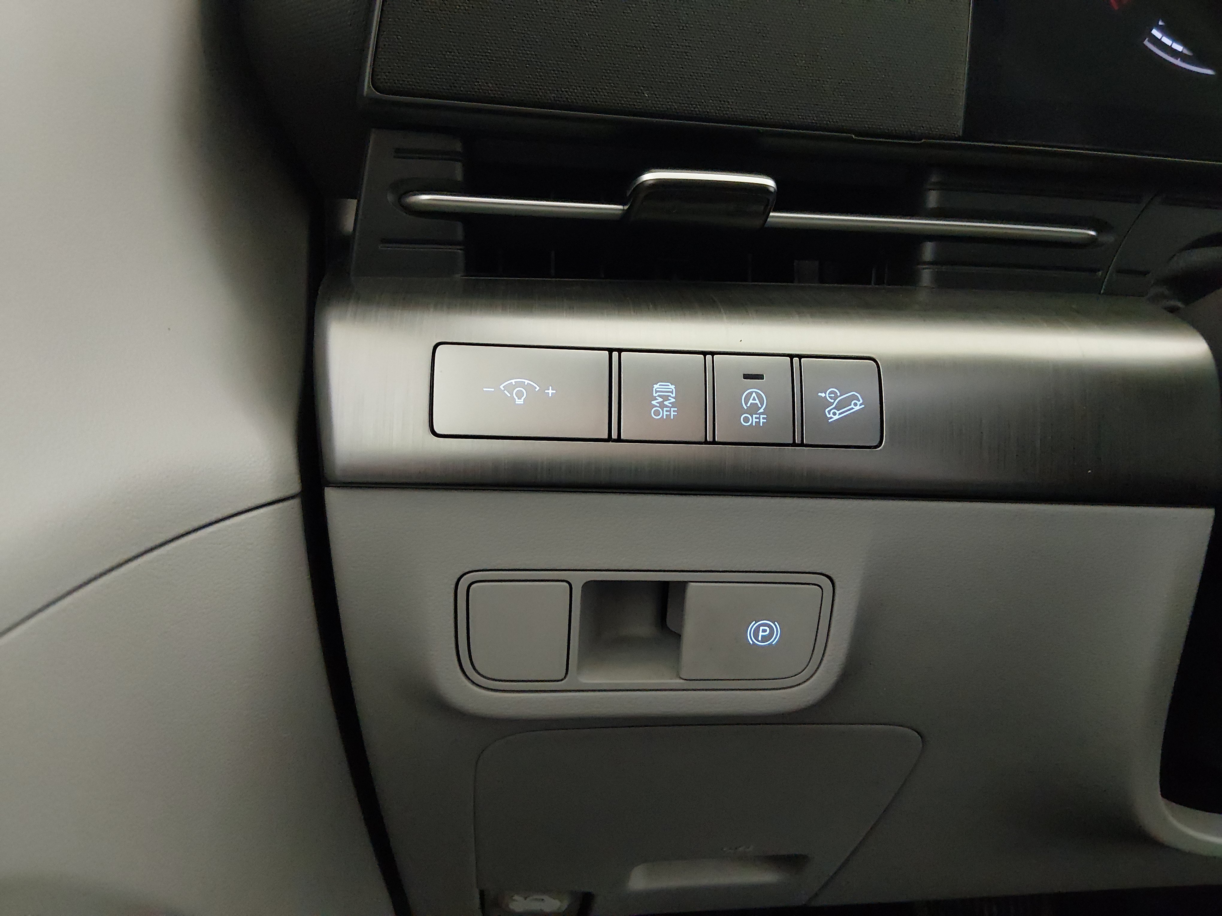 2024 Hyundai Kona SE - Photo 13