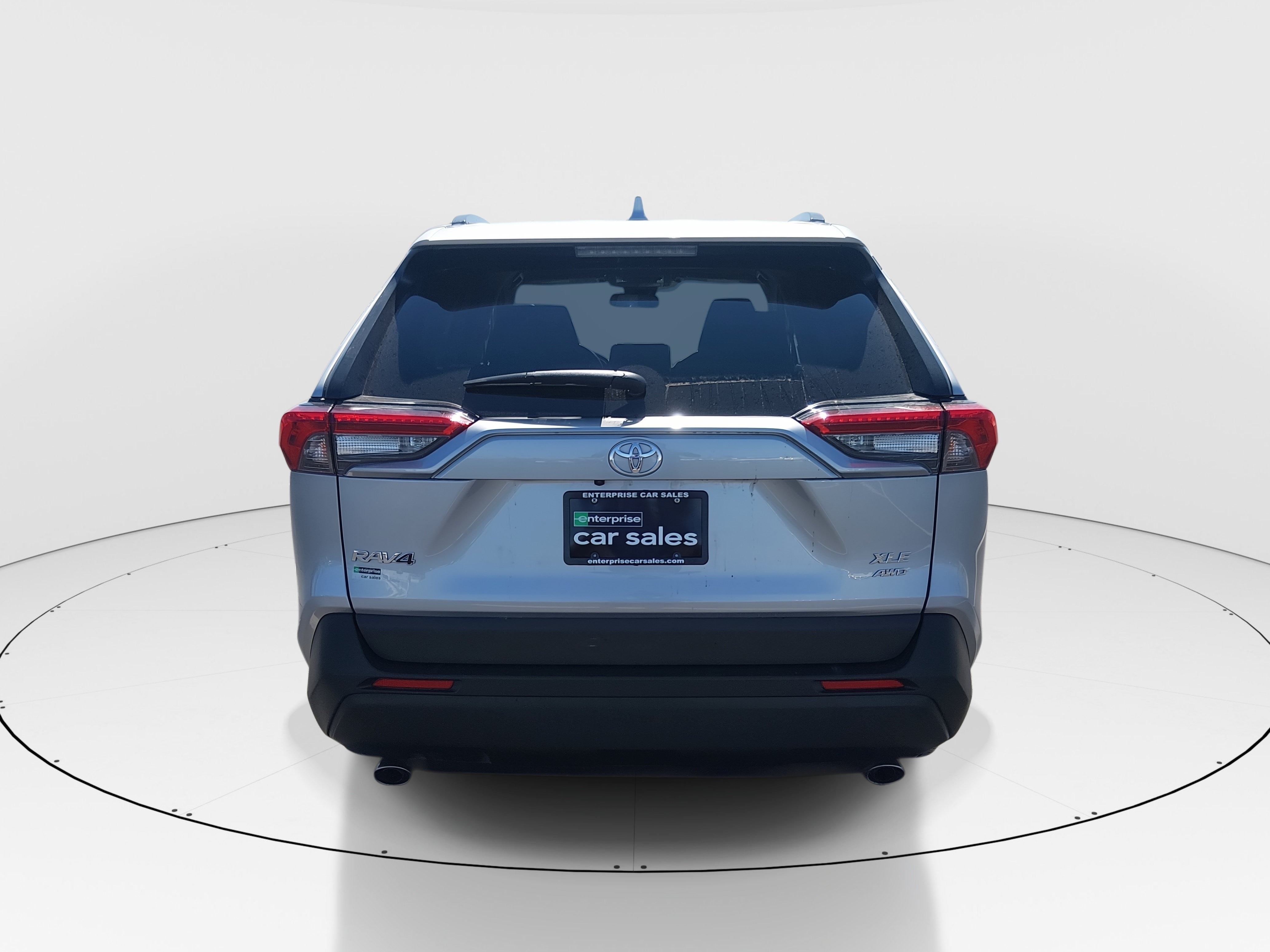 2025 Toyota RAV4 XLE - Photo 6