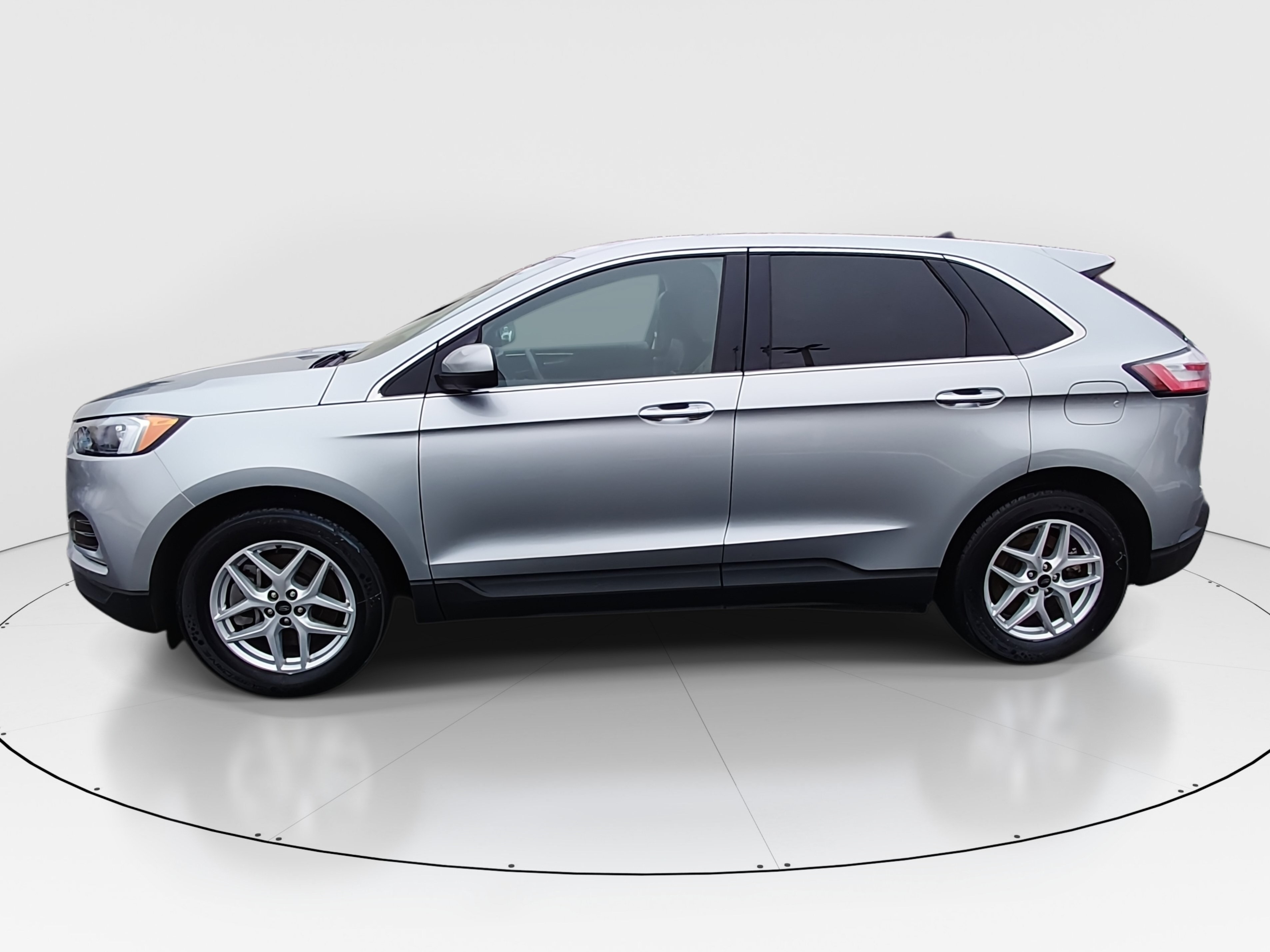 2024 Ford Edge SEL - Photo 4
