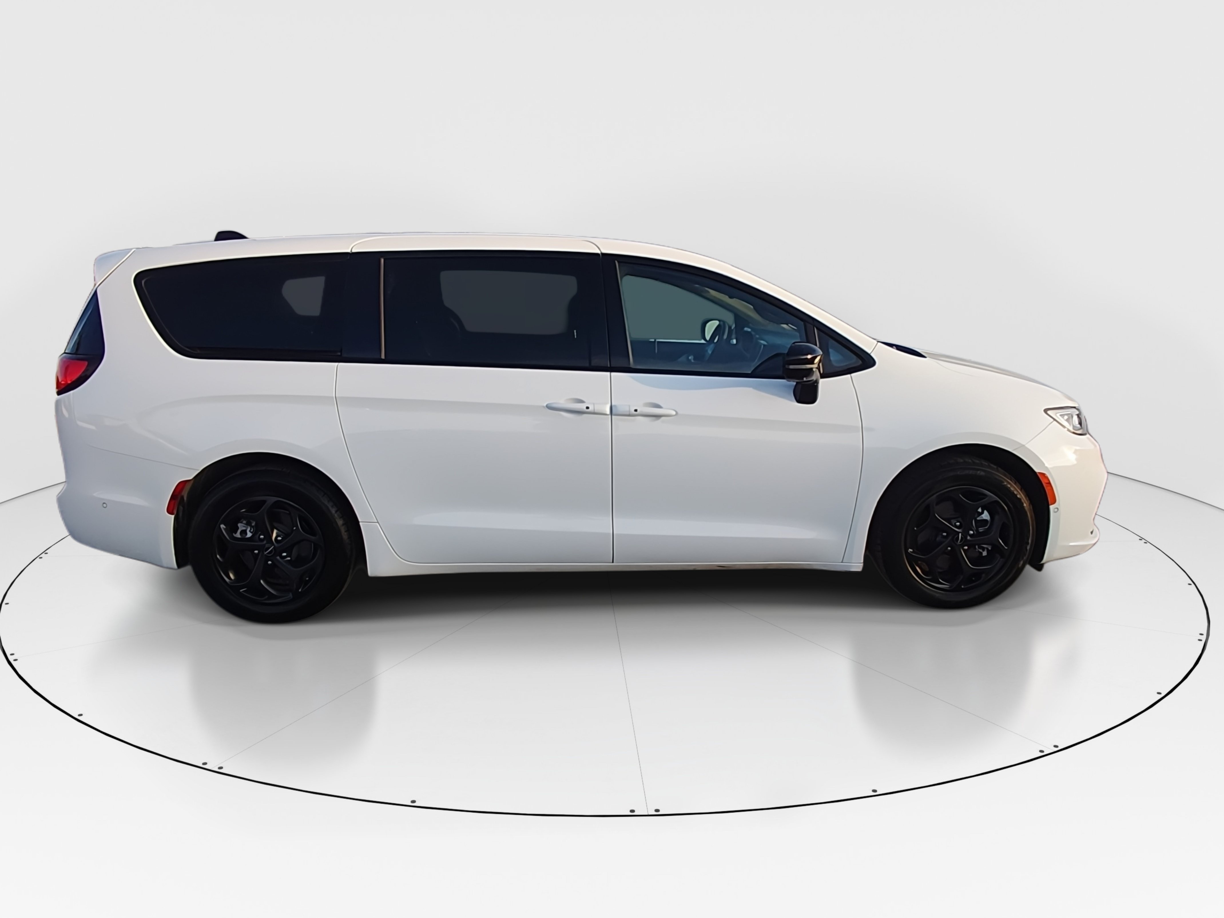 2024 Chrysler Pacifica PHEV Select - Photo 8
