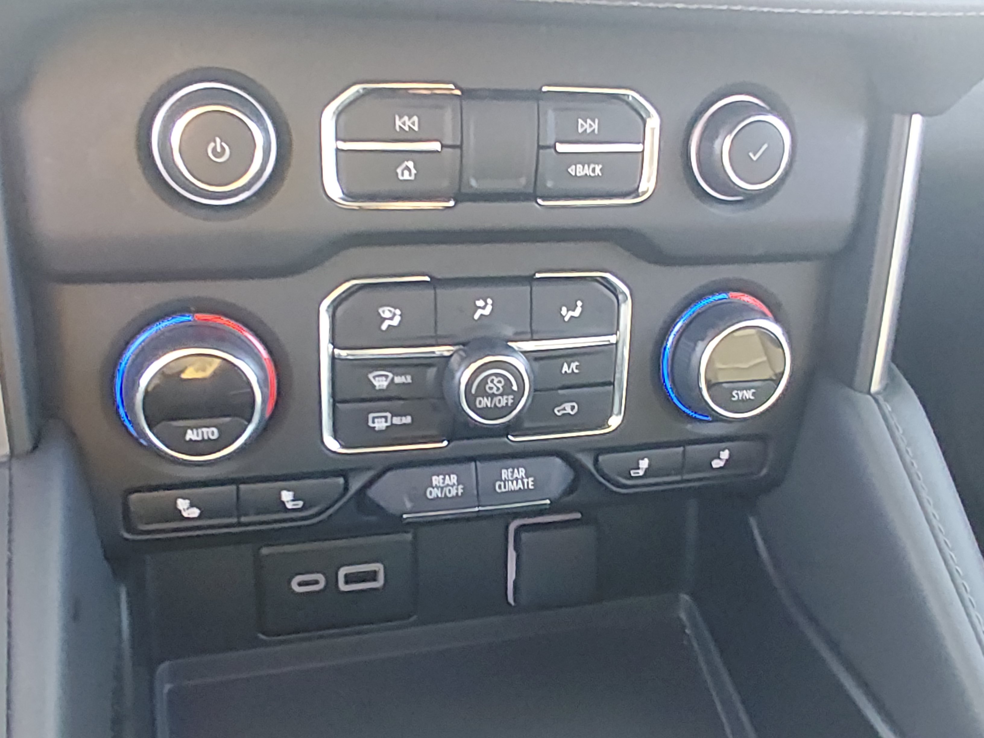 2024 Chevrolet Tahoe LT - Photo 18