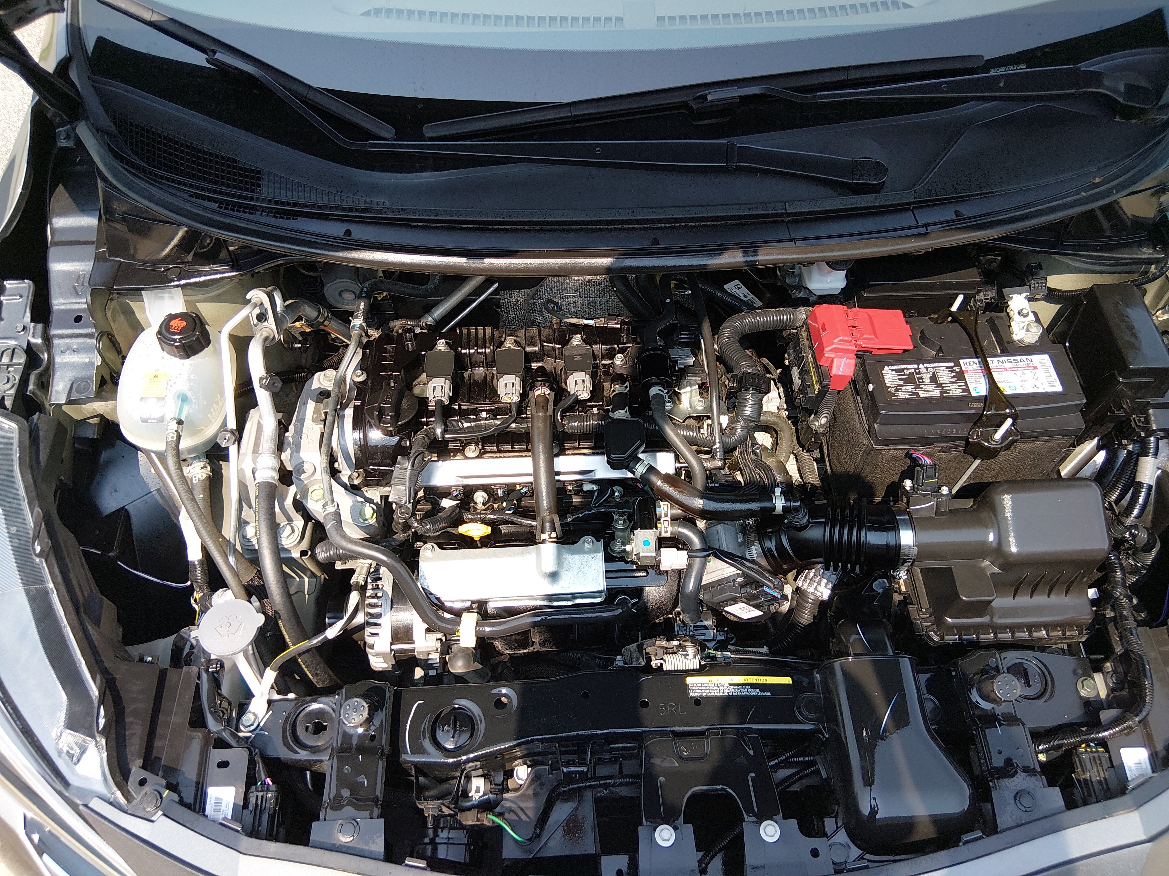 2024 Nissan Versa Sedan SR - Photo 9