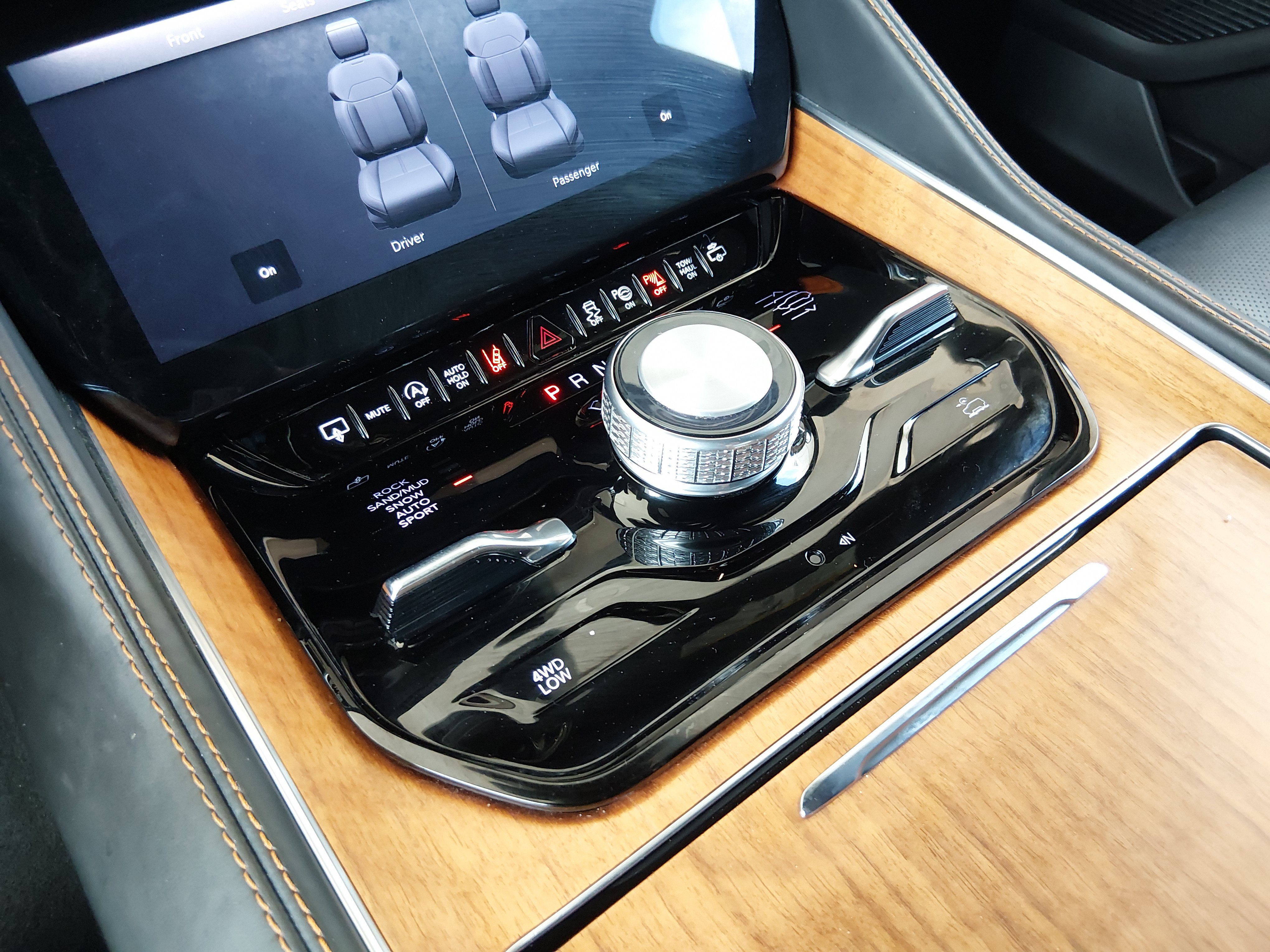2024 Jeep Grand Wagoneer L Series III - Photo 22