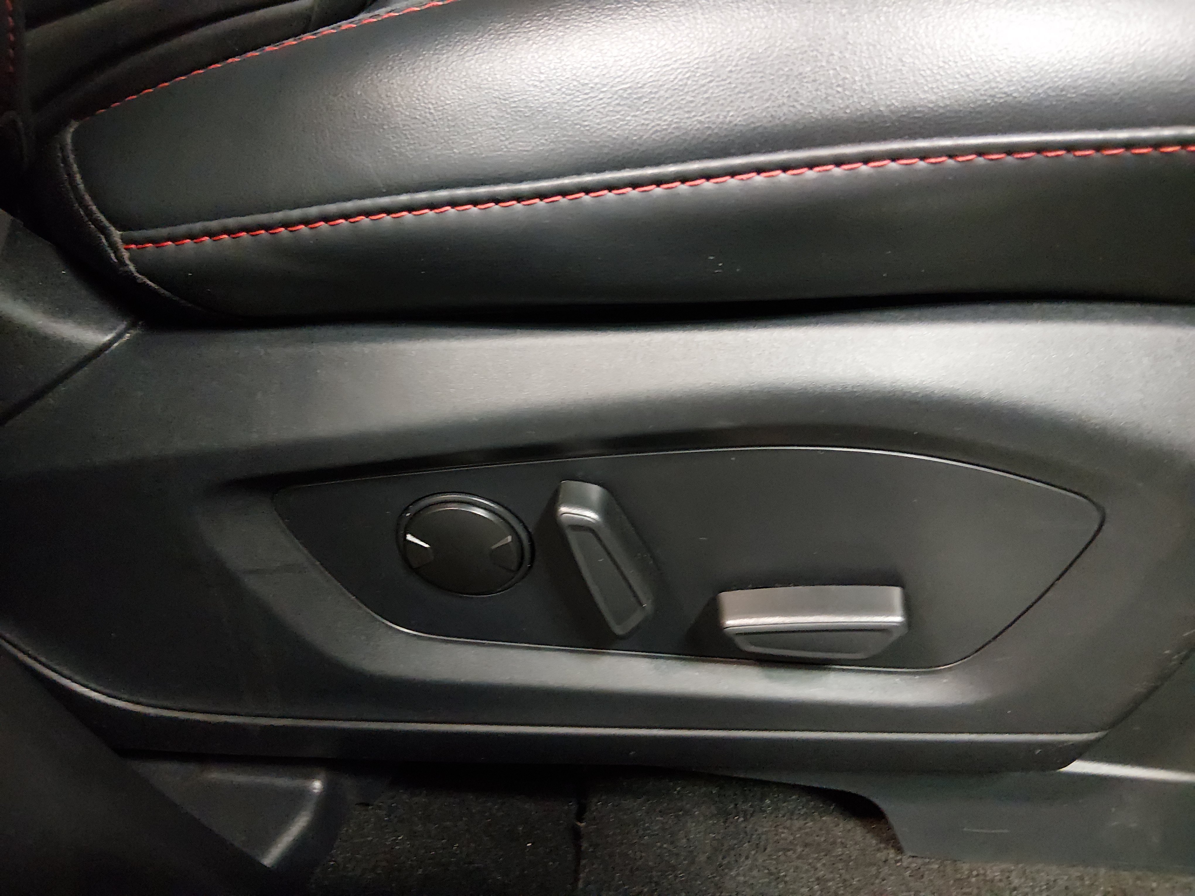 2025 Ford Explorer ST-LINE - Photo 26