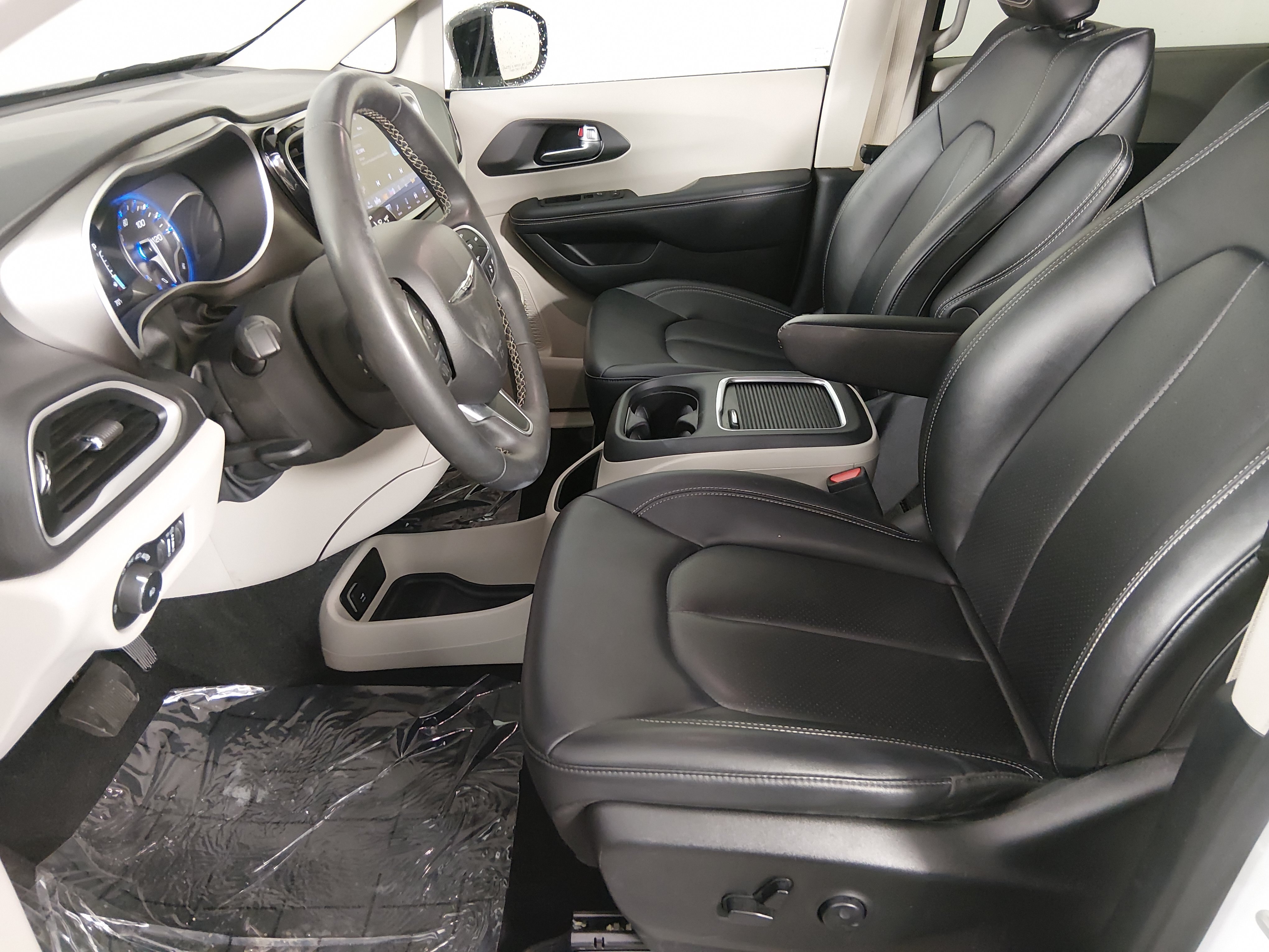 2024 Chrysler Pacifica Touring L - Photo 20