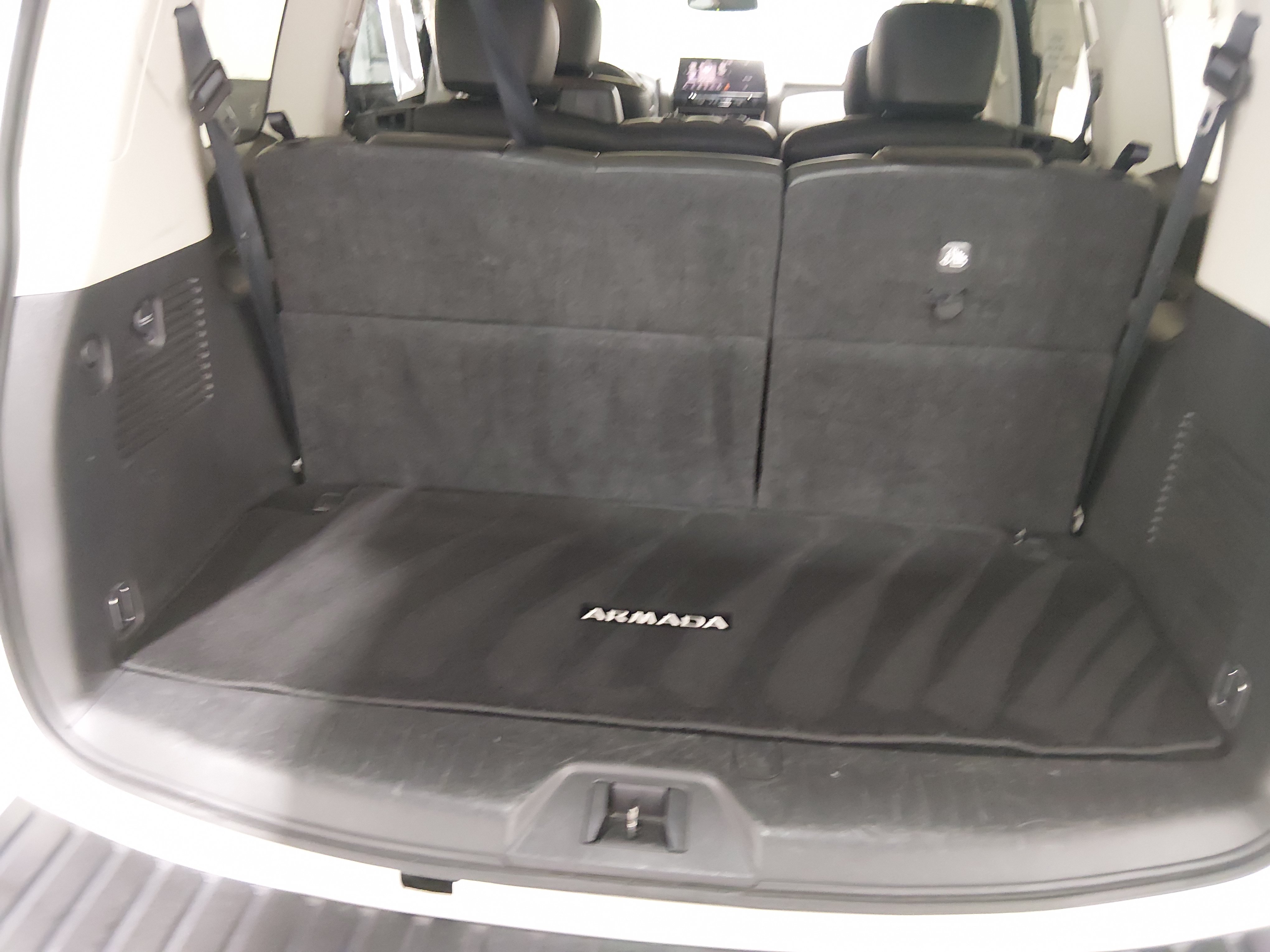 2024 Nissan Armada SV - Photo 11