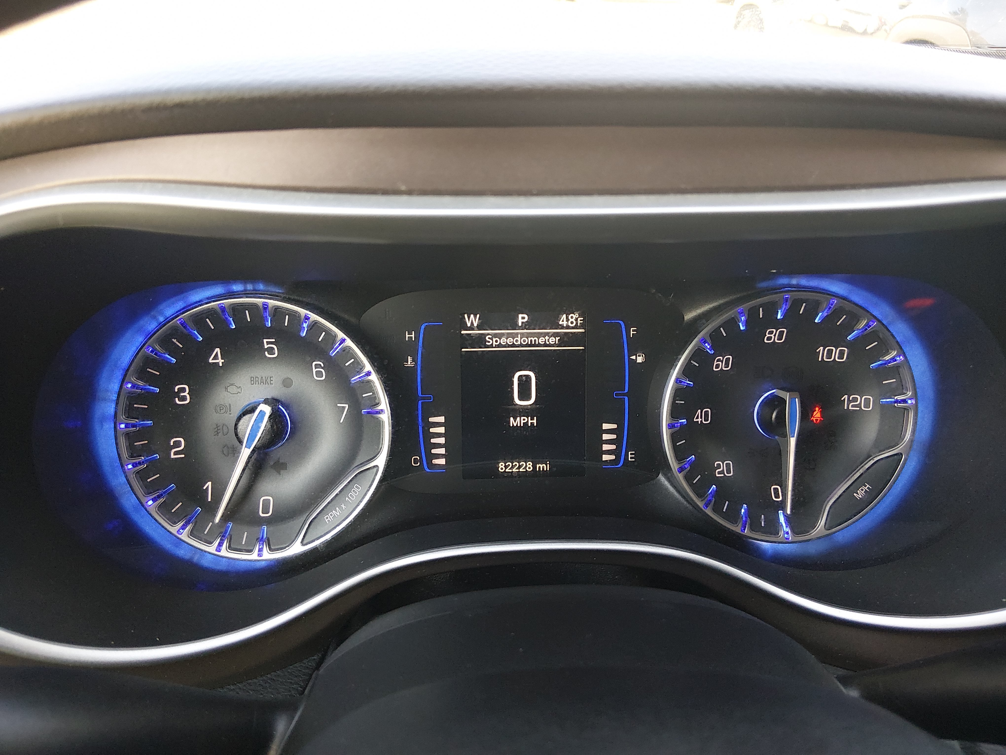 2020 Chrysler Voyager LX - Photo 14