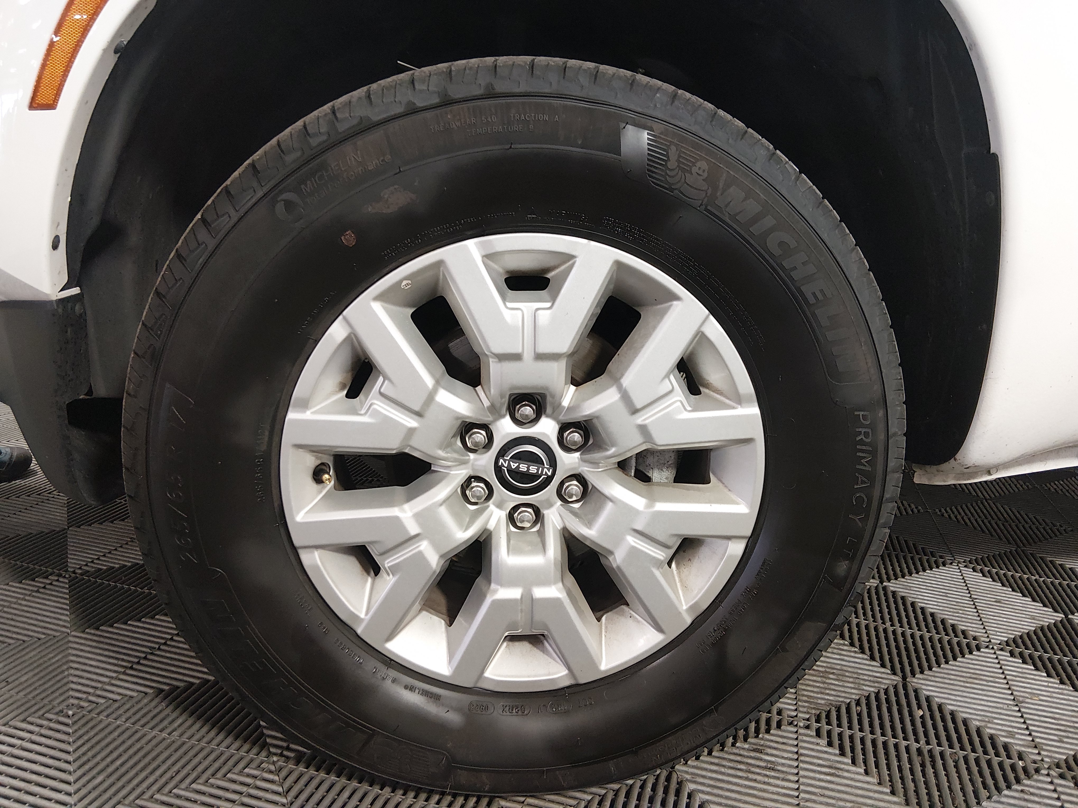 2023 Nissan Frontier SV - Photo 10