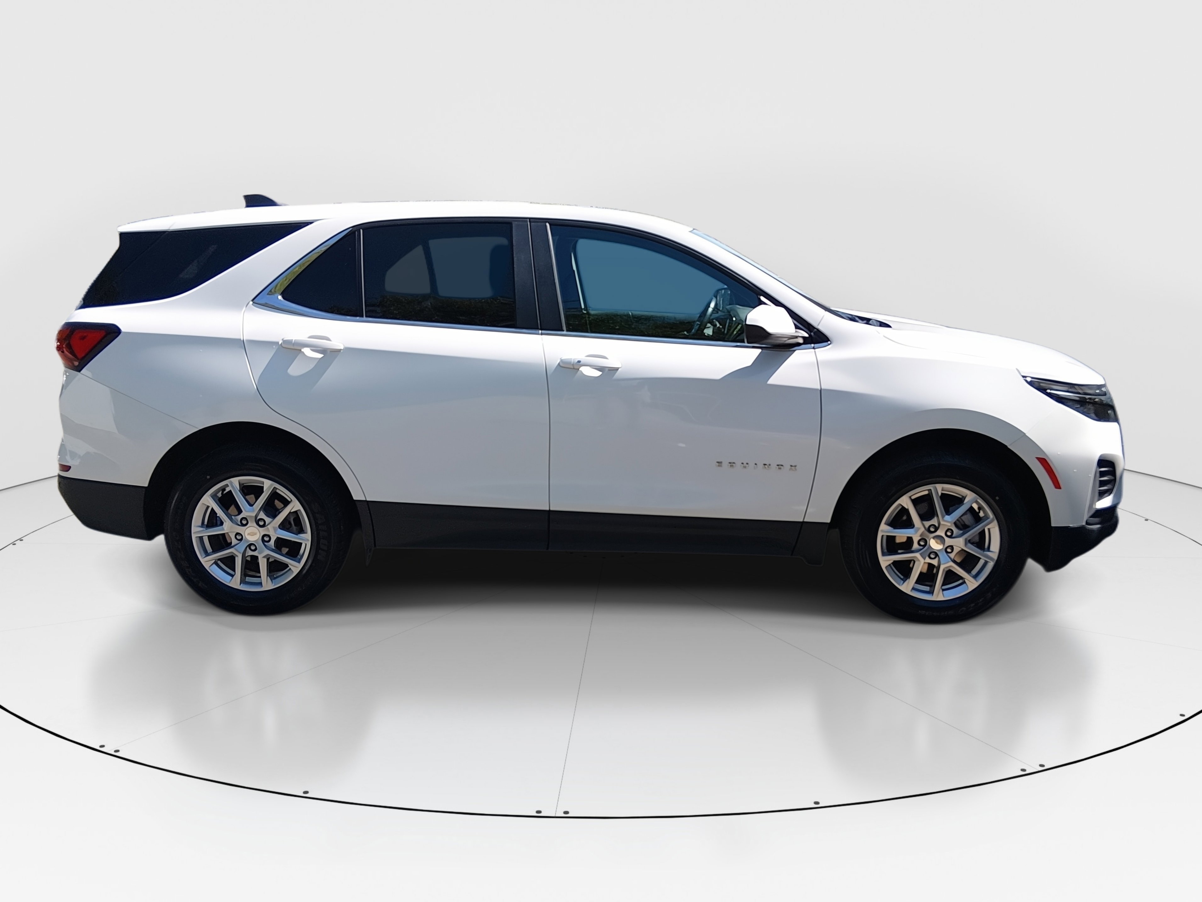 2024 Chevrolet Equinox LT - Photo 8