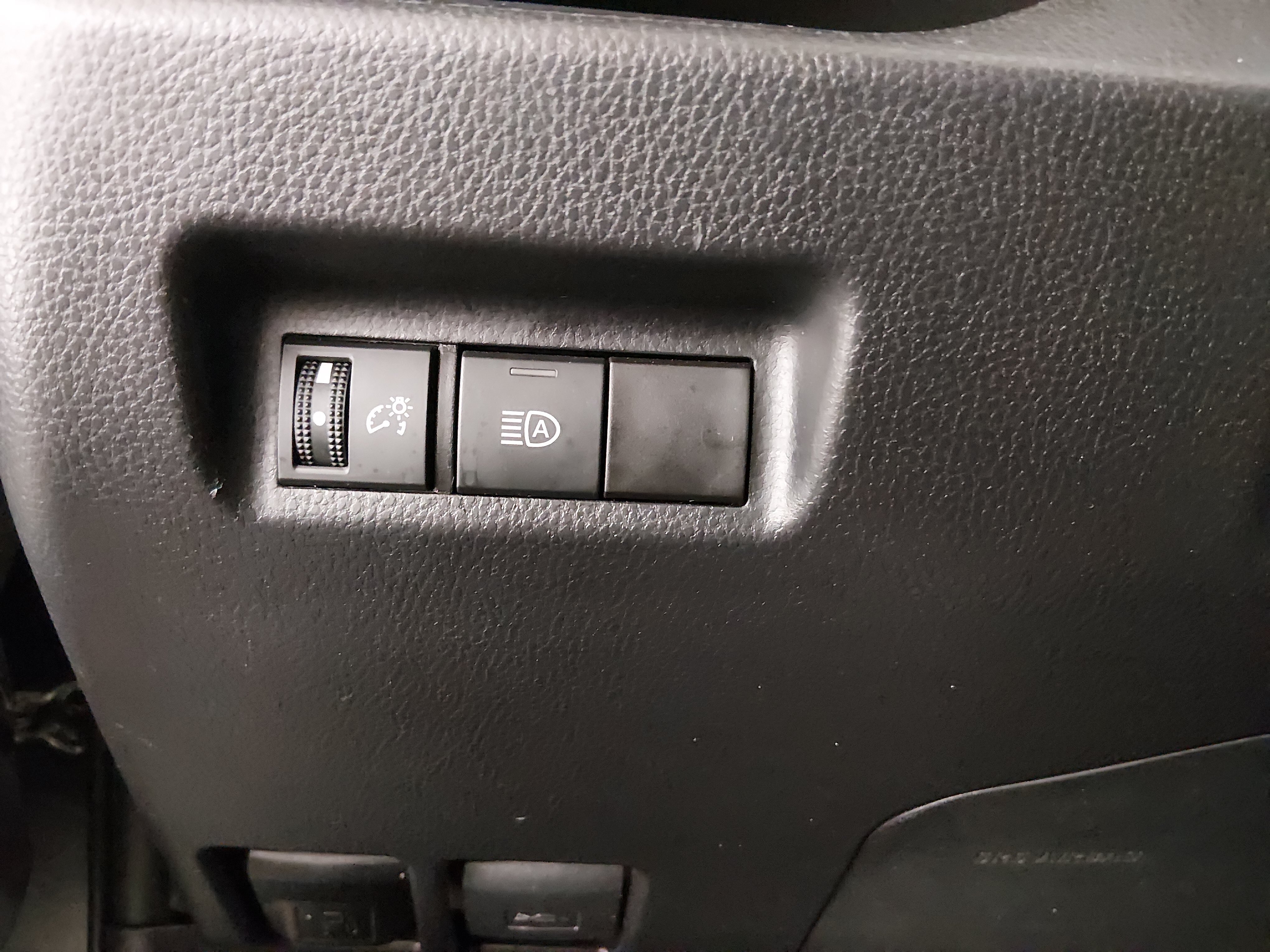 2024 Toyota RAV4 XLE - Photo 13