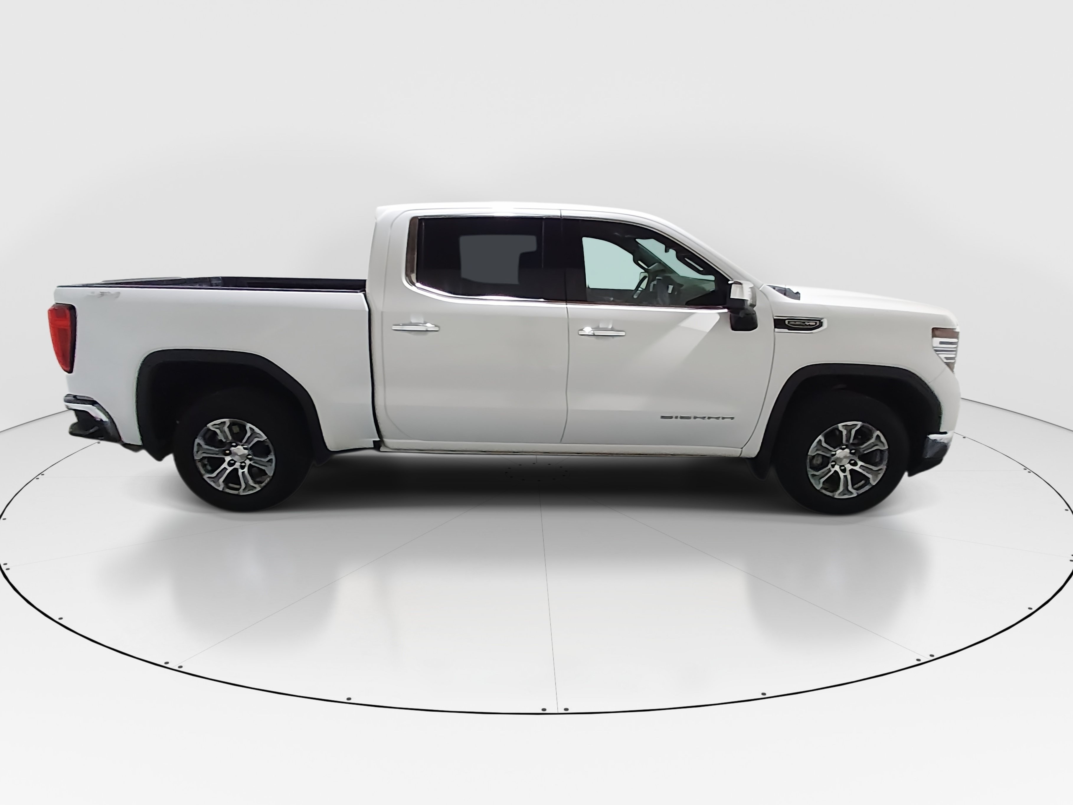 2024 GMC Sierra 1500 SLT - Photo 8
