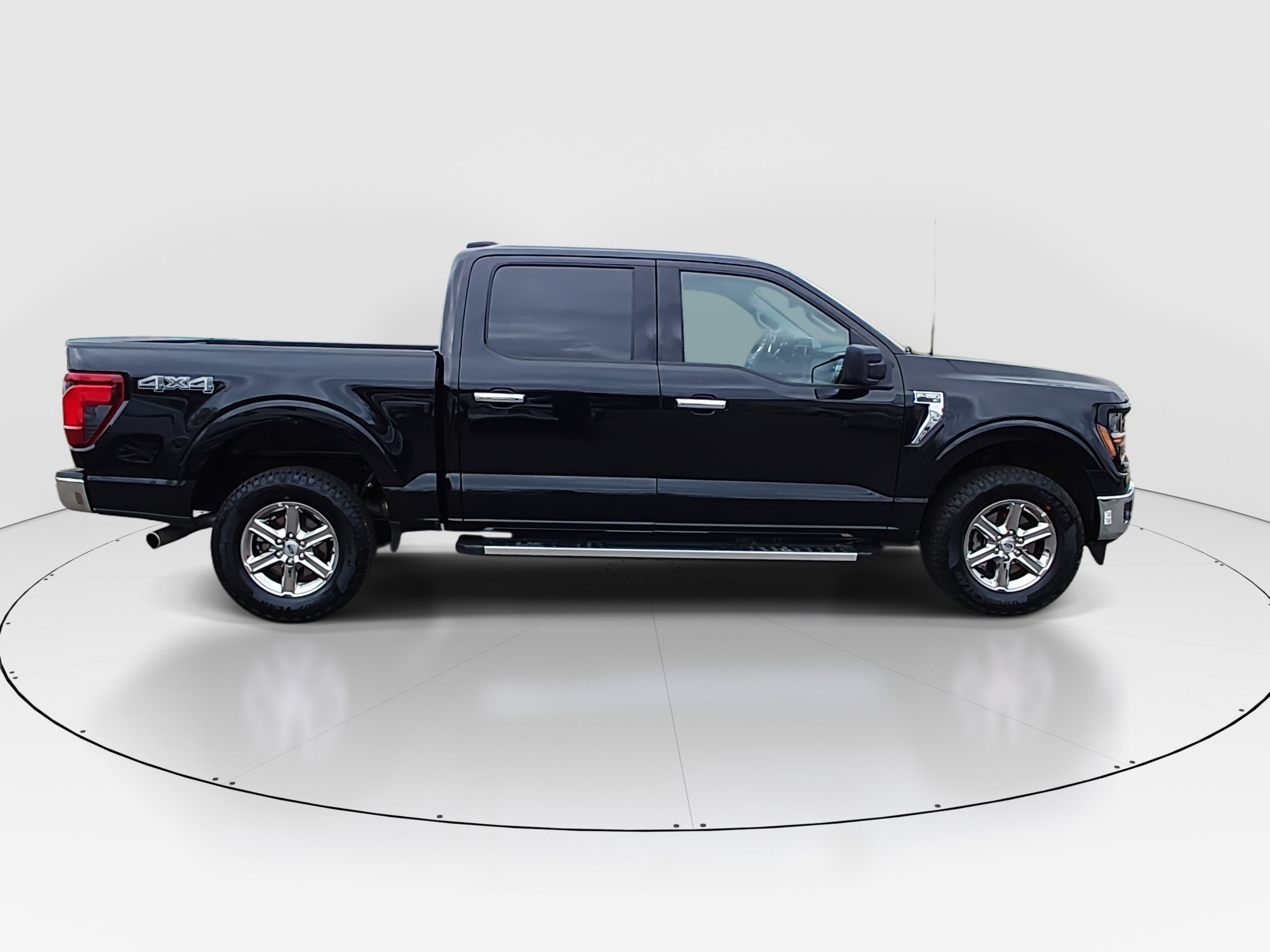 2025 Ford F-150 XLT - Photo 8