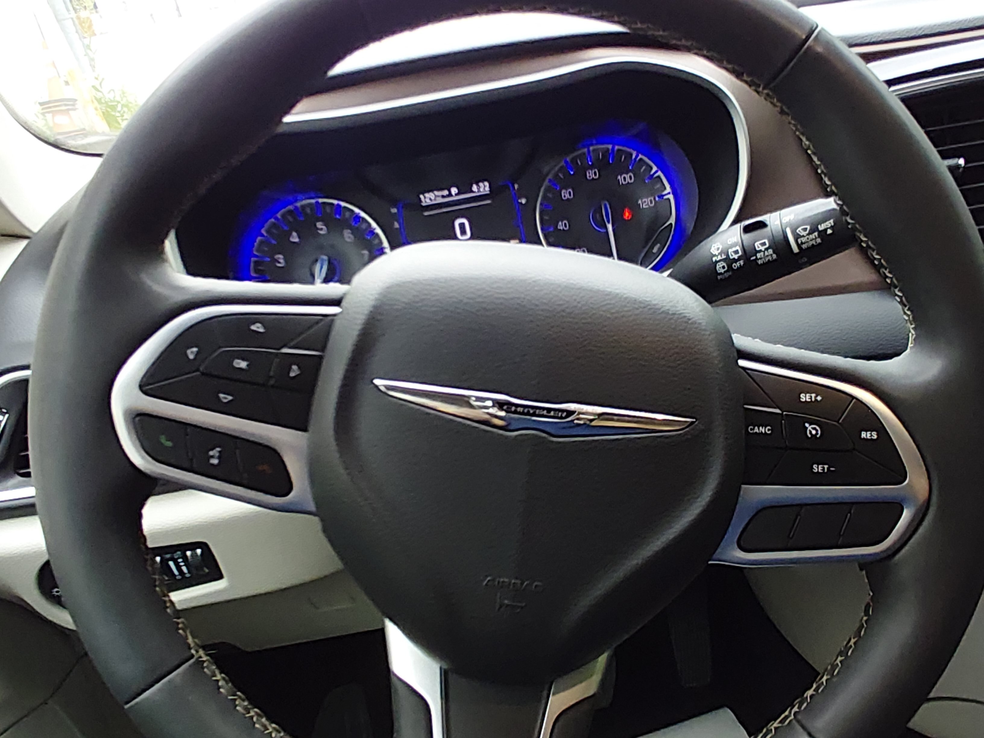 2023 Chrysler Voyager LX - Photo 12