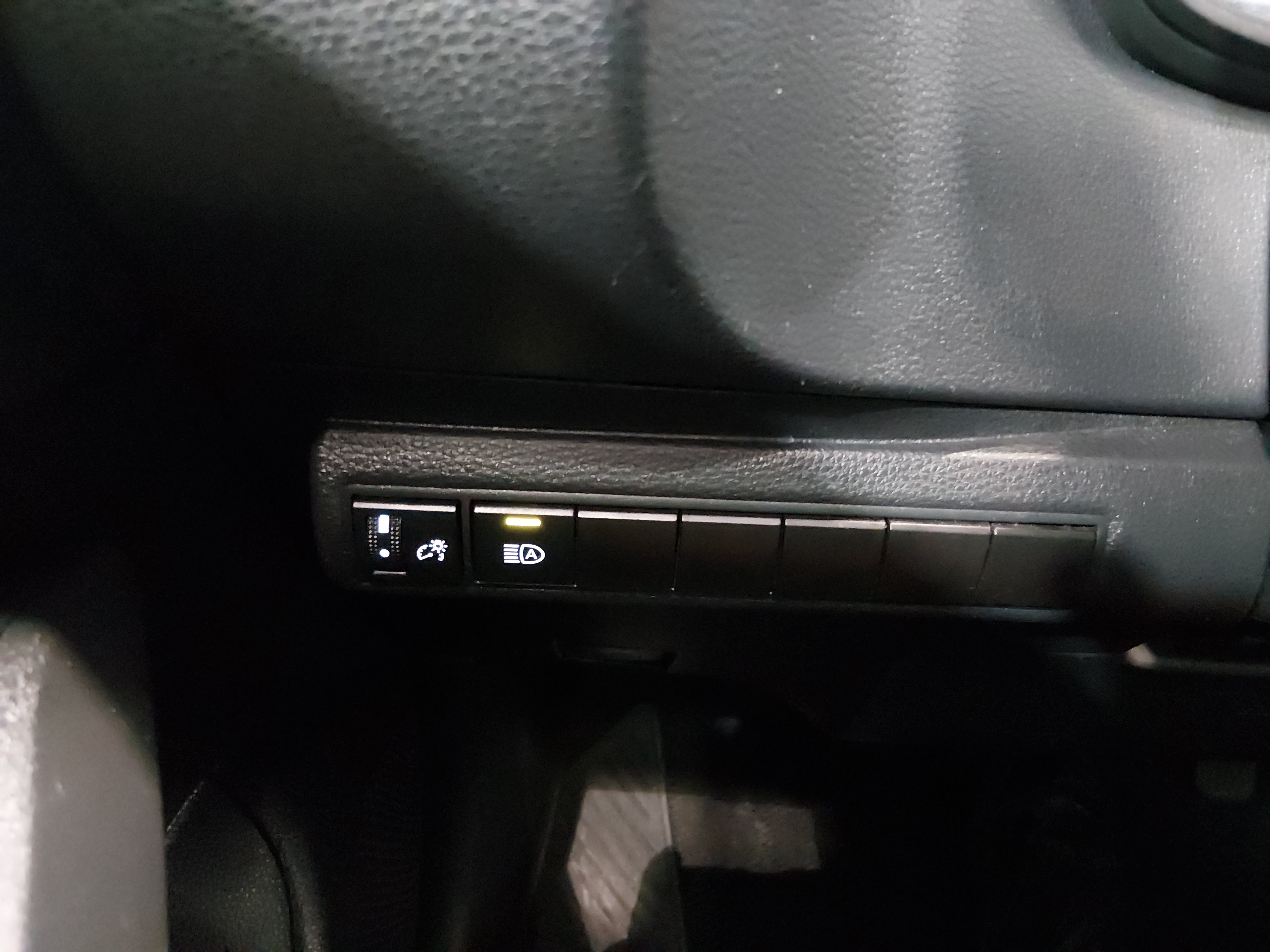2023 Toyota Corolla LE - Photo 13
