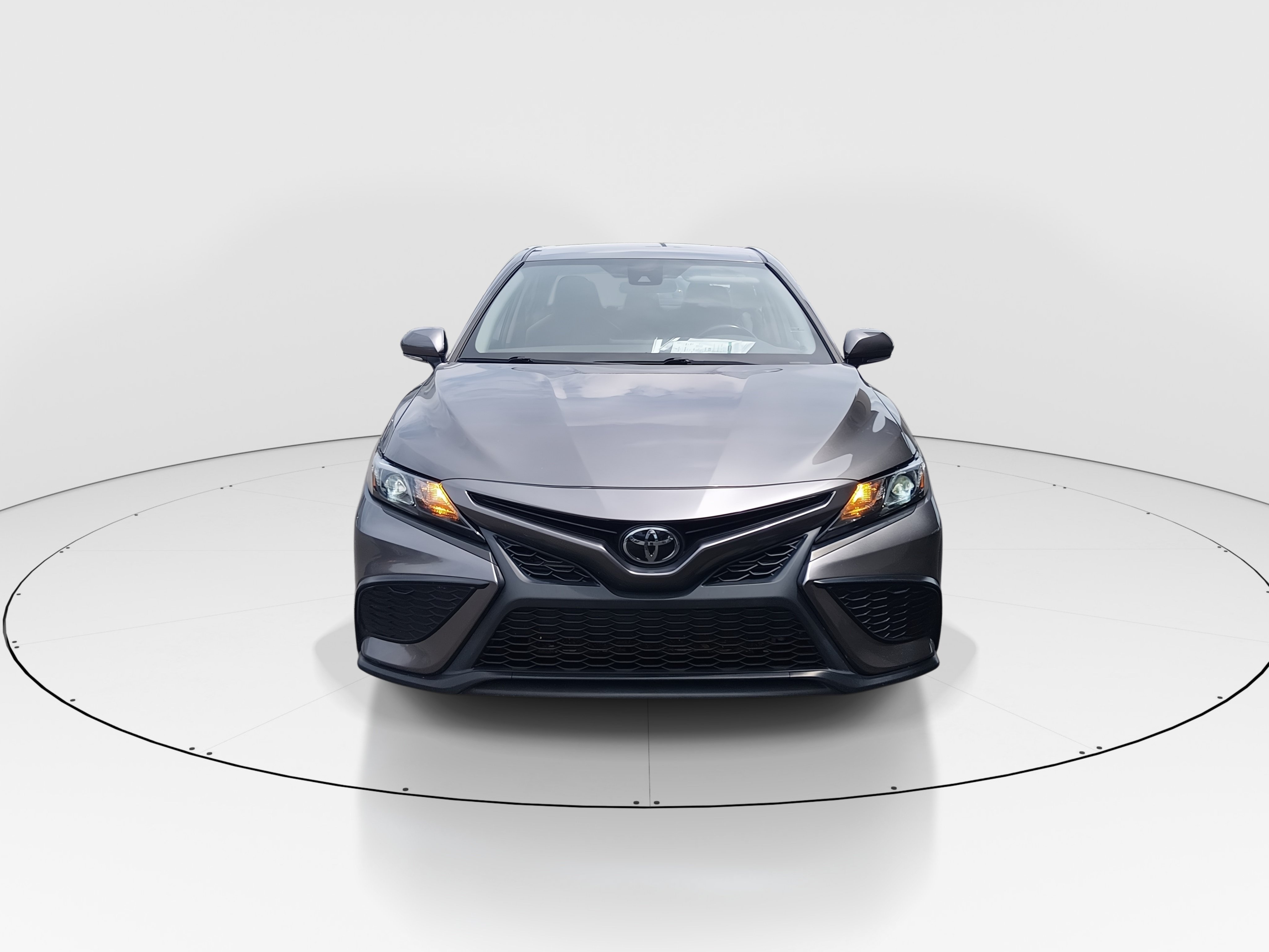 2024 Toyota Camry SE - Photo 2