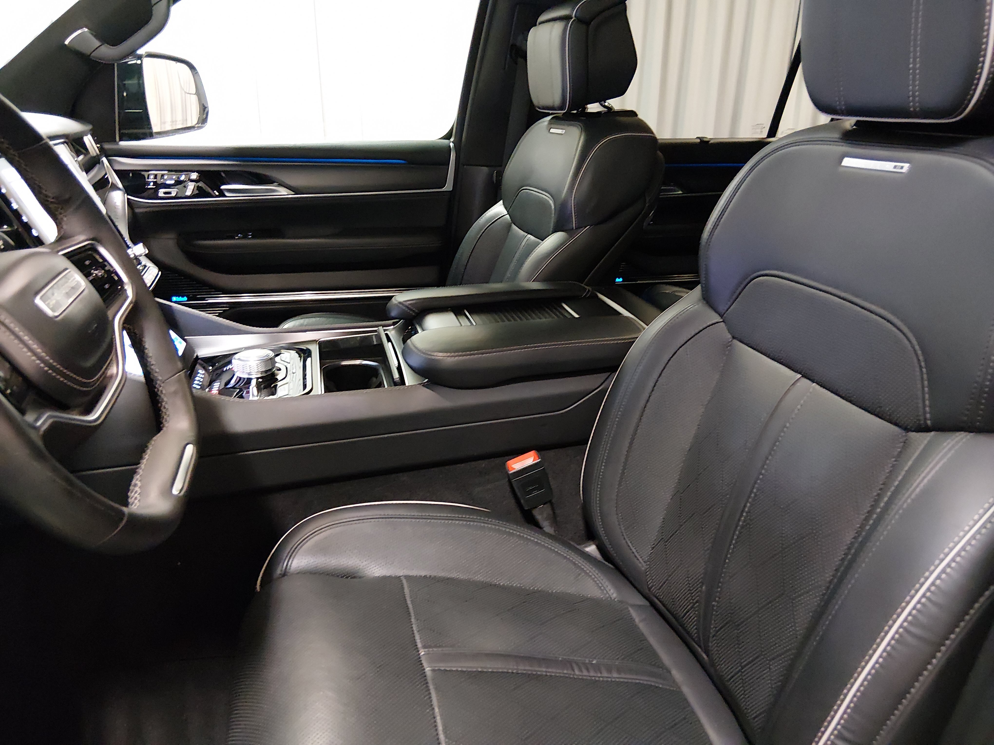 2024 Jeep Grand Wagoneer L Series II - Photo 28