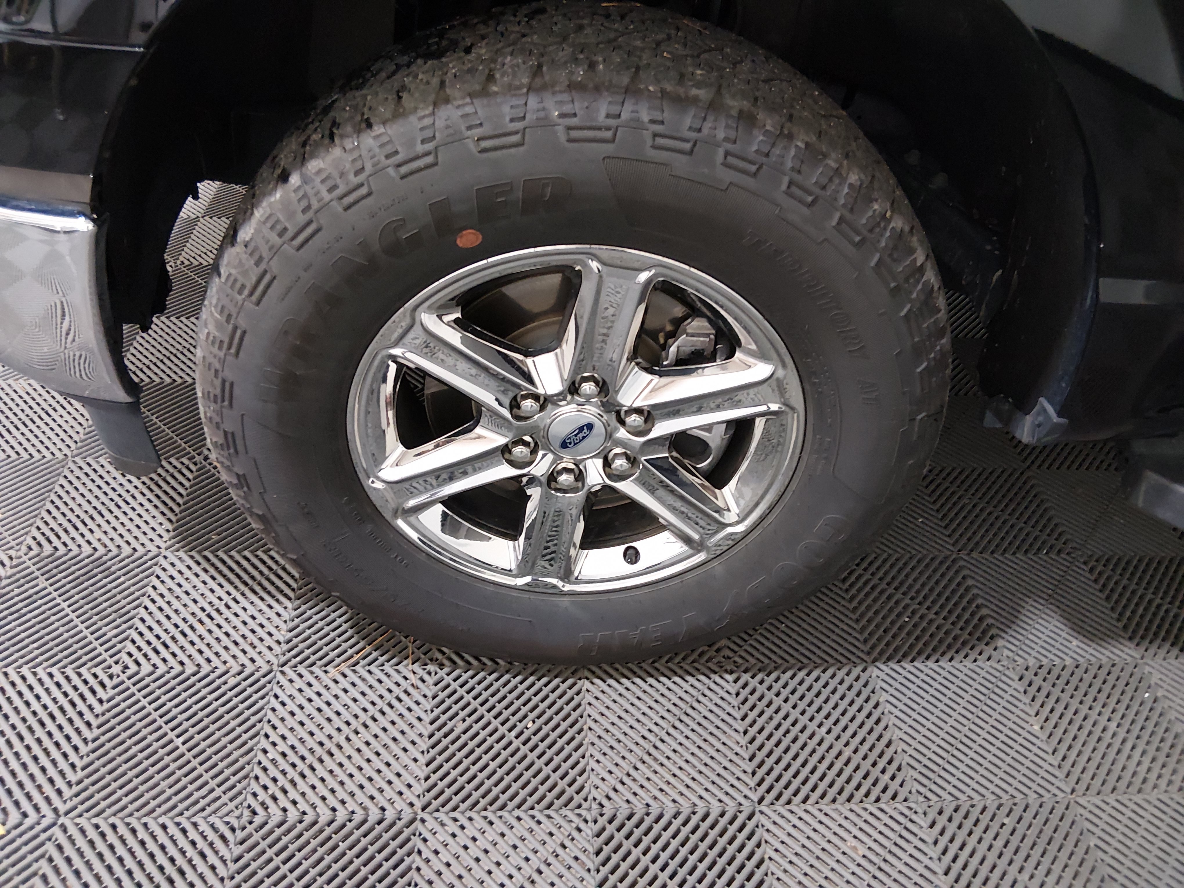 2025 Ford F-150 XLT - Photo 10