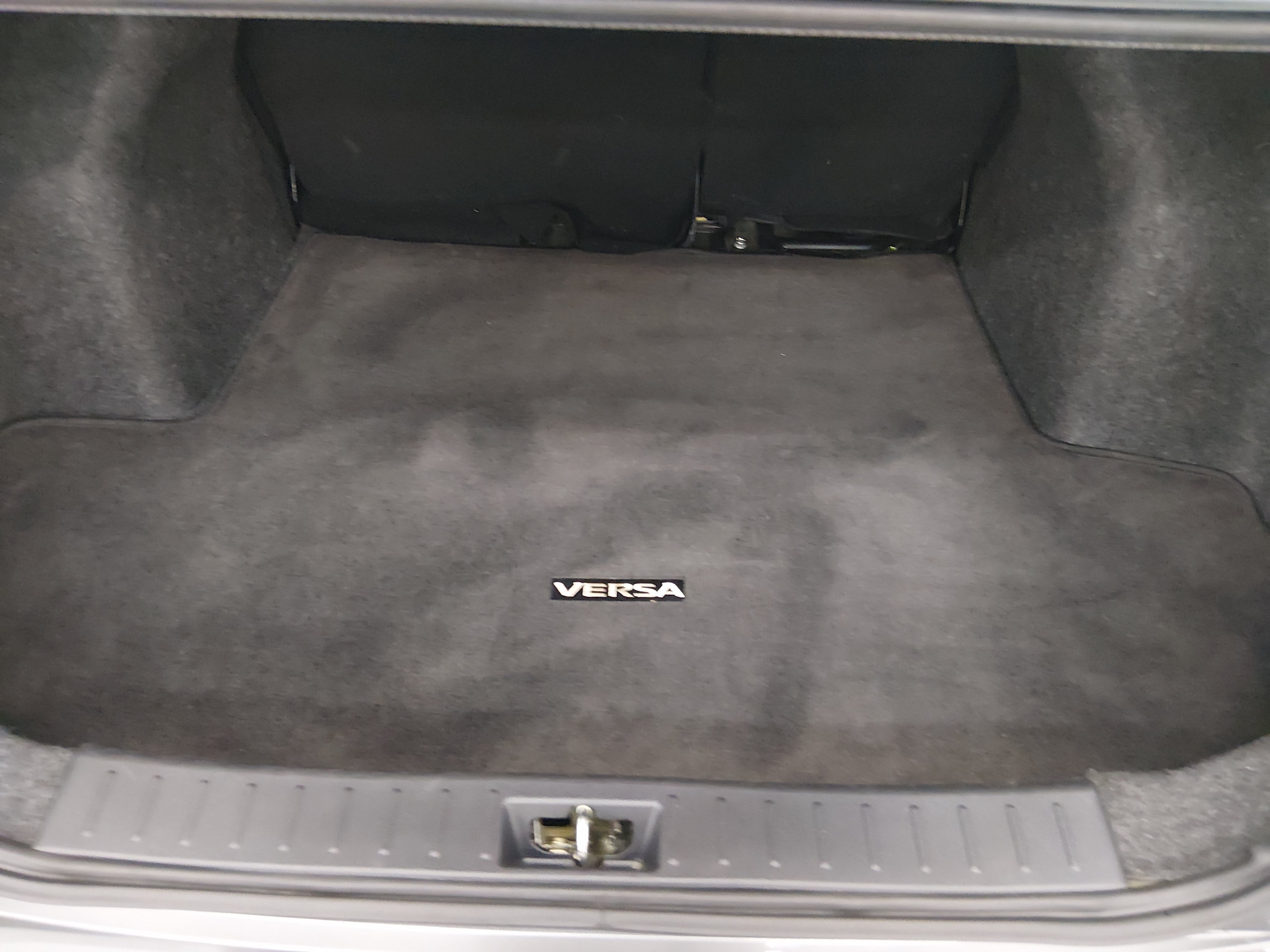 2023 Nissan Versa Sedan SV - Photo 11