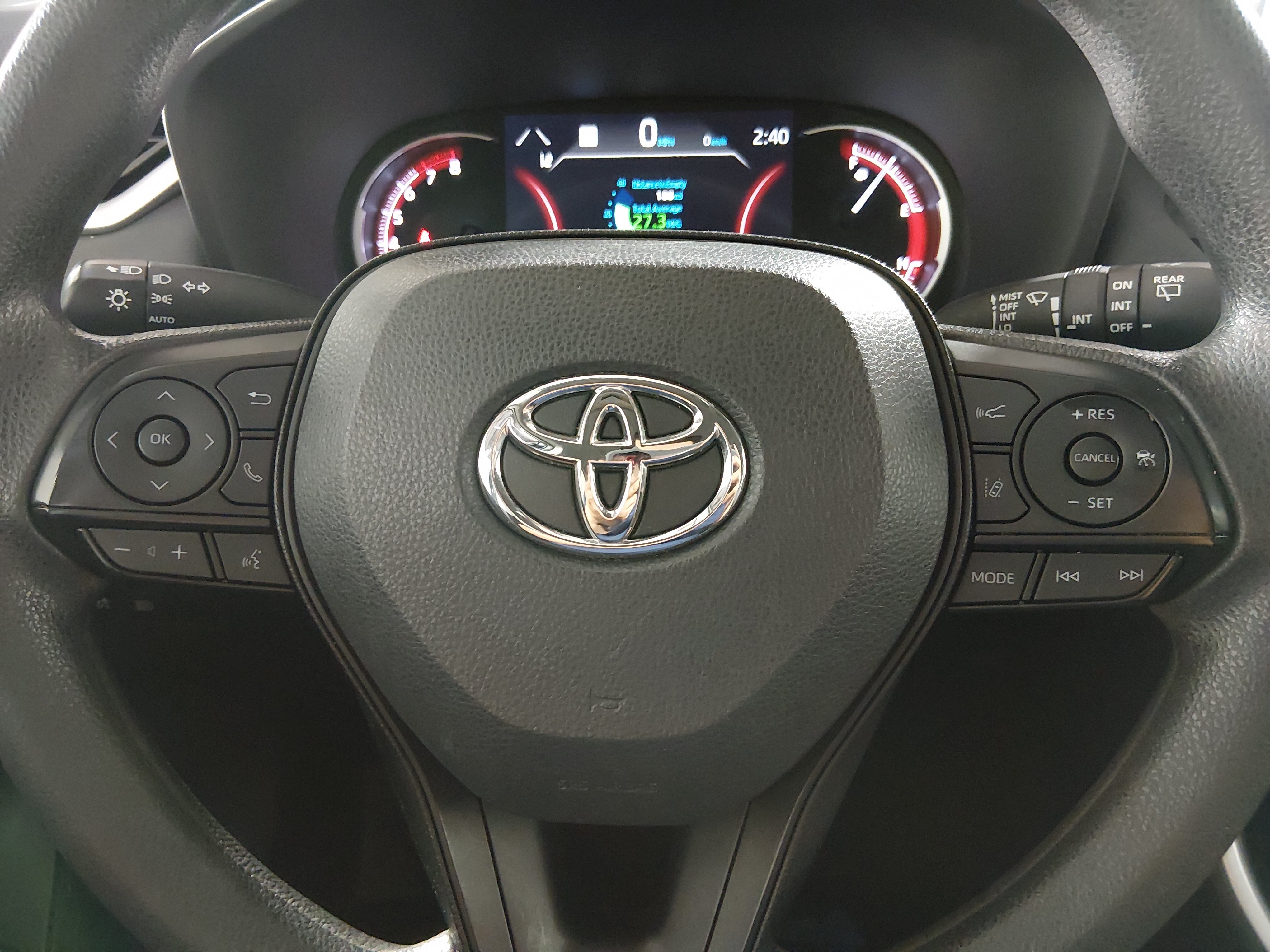 2024 Toyota RAV4 XLE - Photo 12