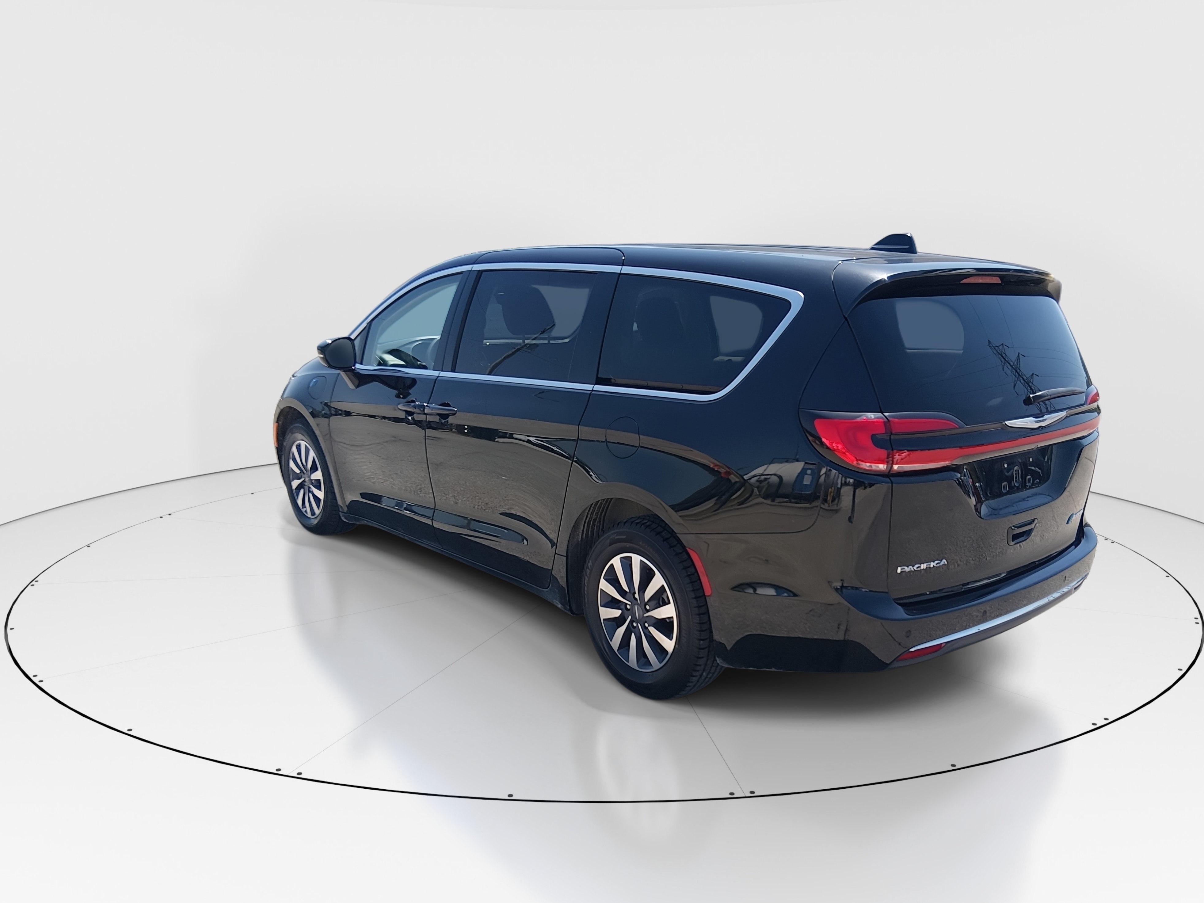 2024 Chrysler Pacifica PHEV Select - Photo 5