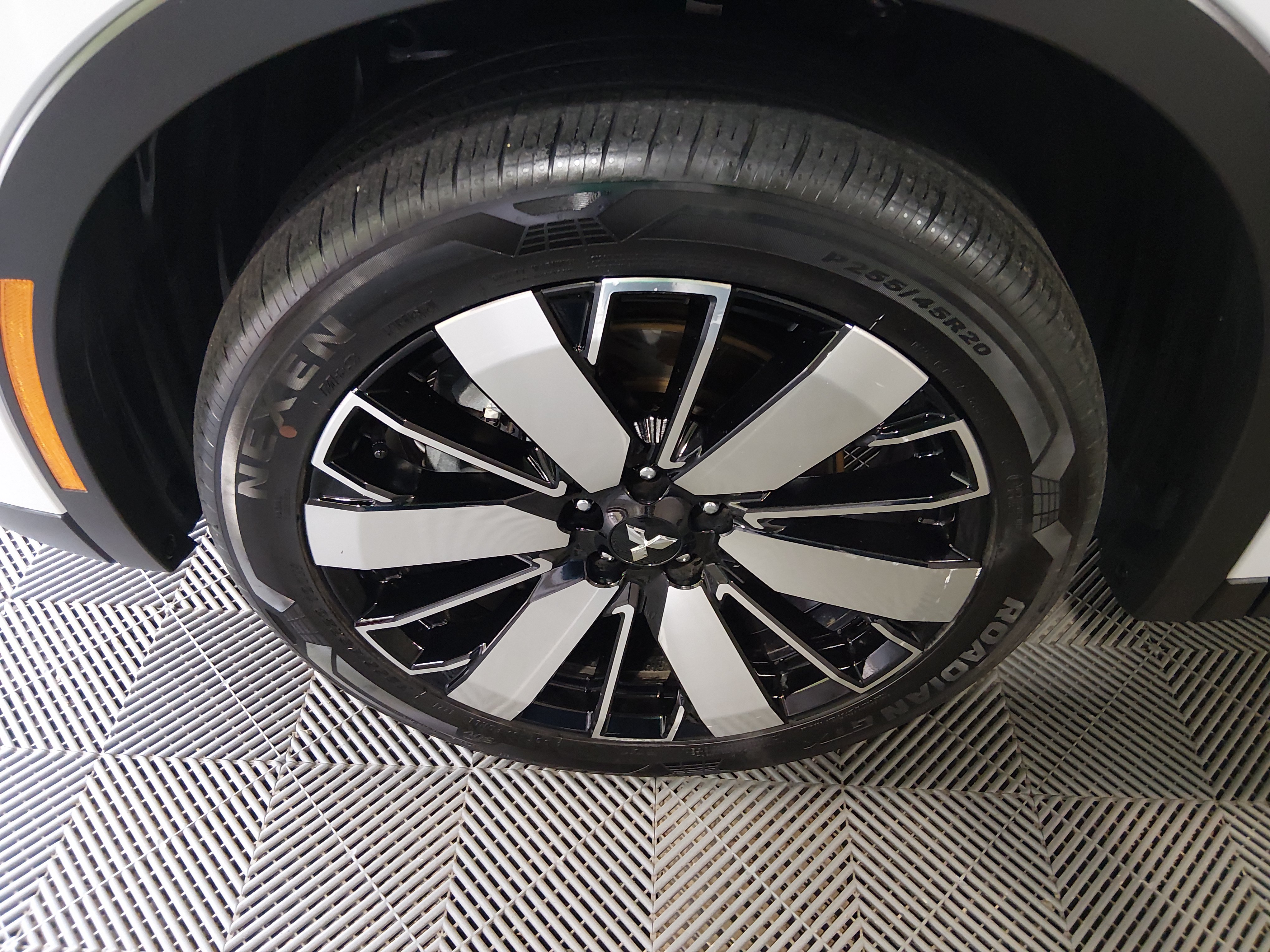 2025 Mitsubishi Outlander SE - Photo 10
