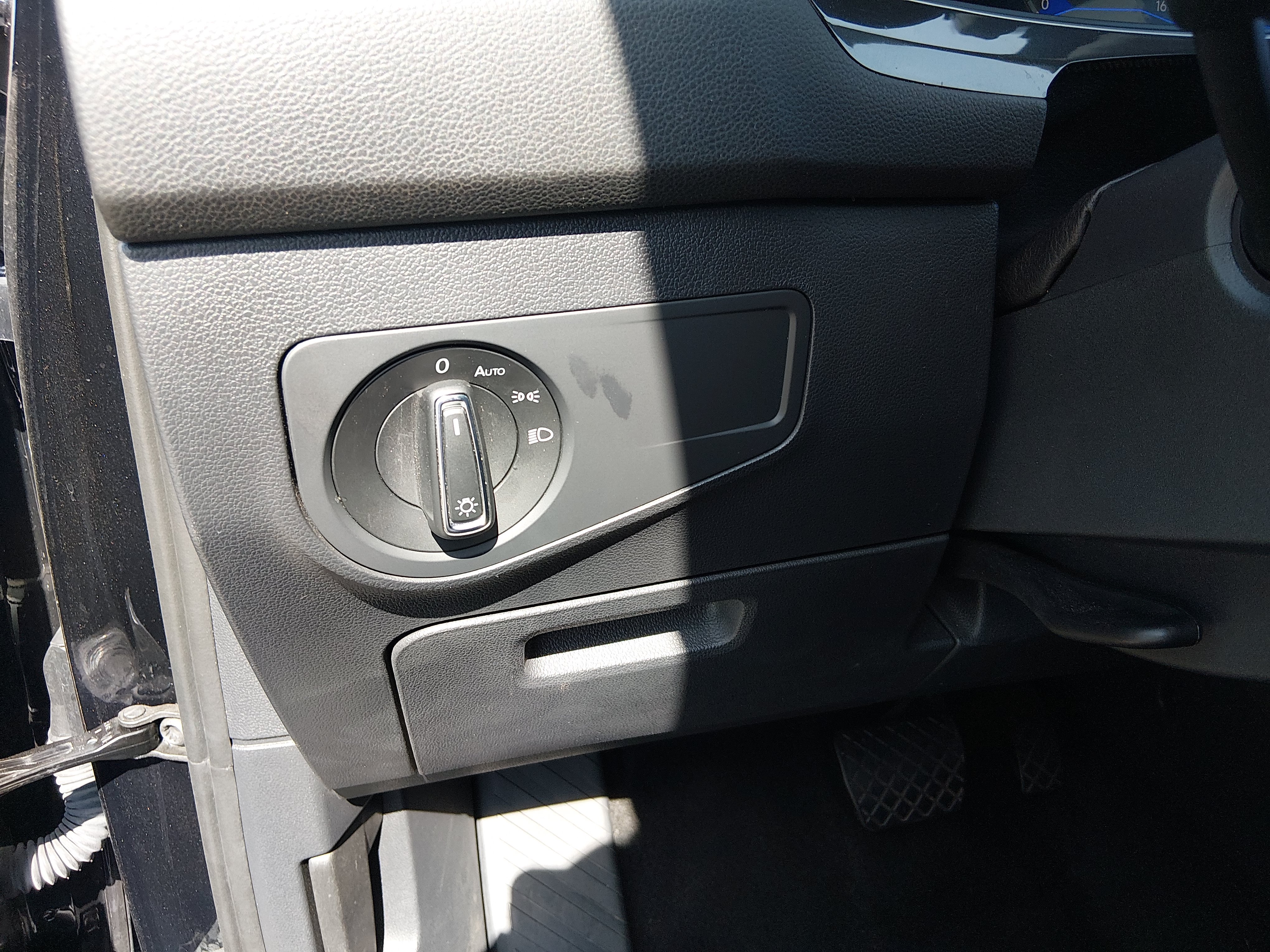 2024 Volkswagen Tiguan SE - Photo 13