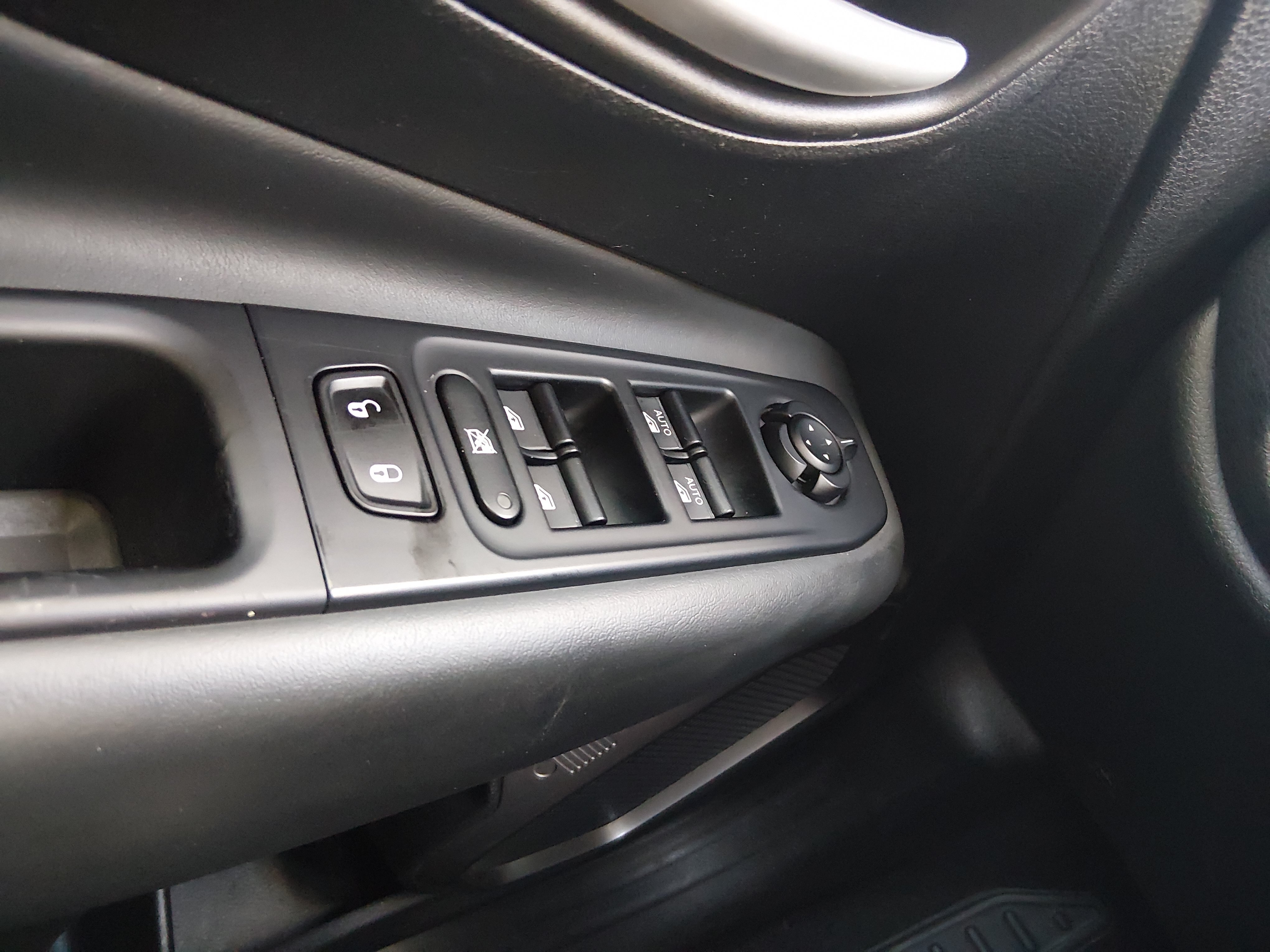 2023 Jeep Renegade Latitude - Photo 19